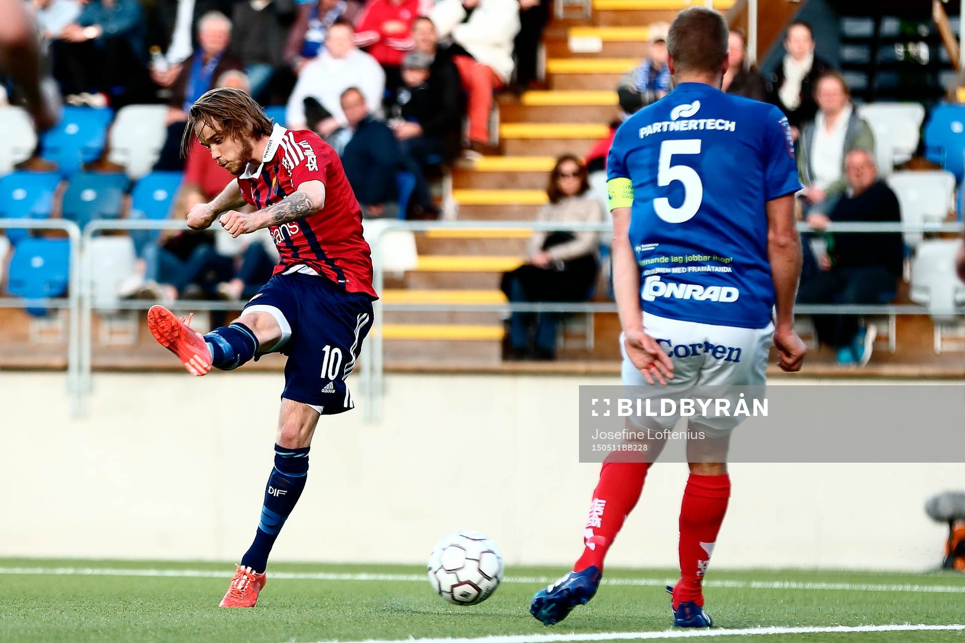 Djurgårdens Daniel Berntsen gör 0-1-målet vid