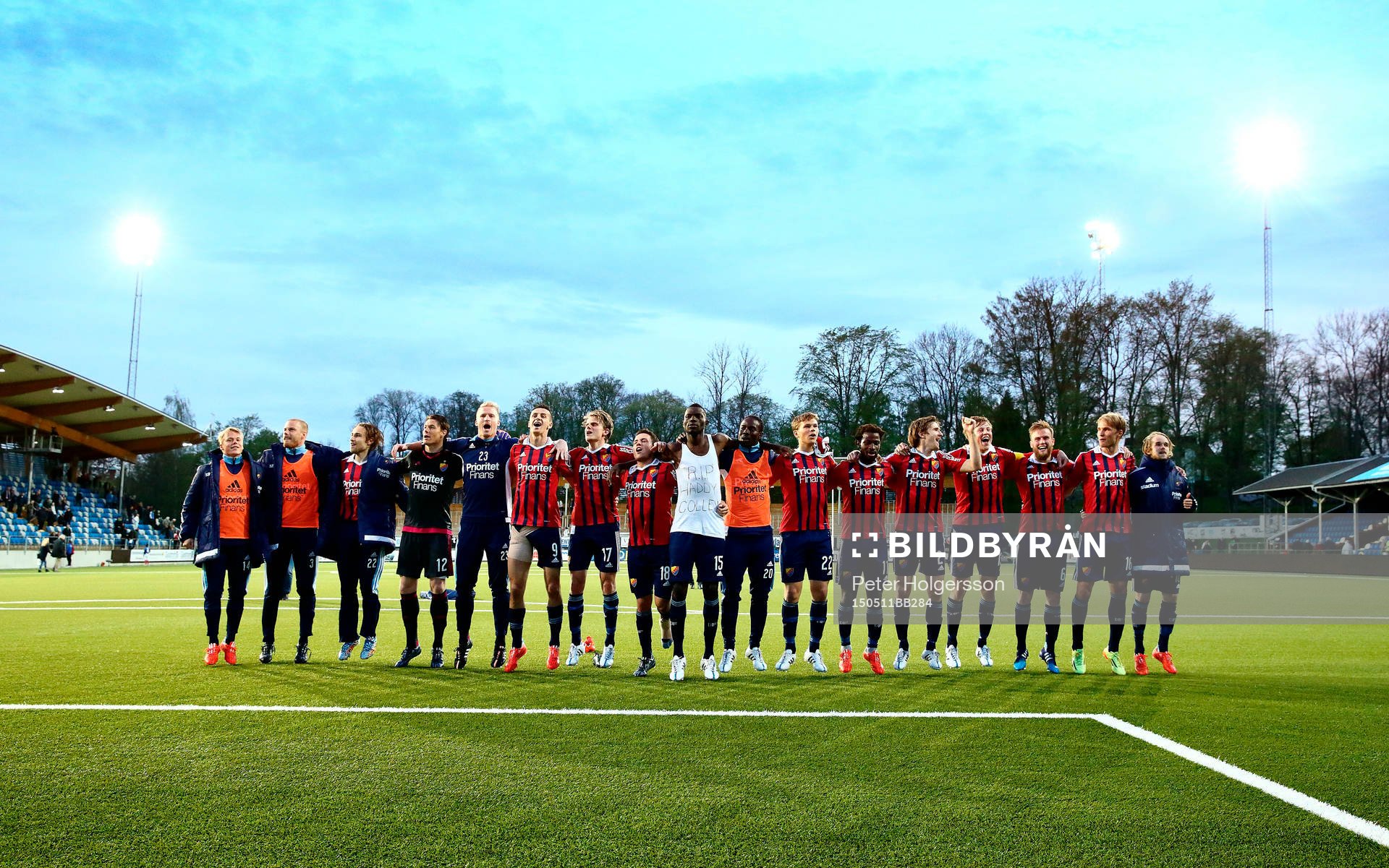 Djurgårdens spelare tackar publiken