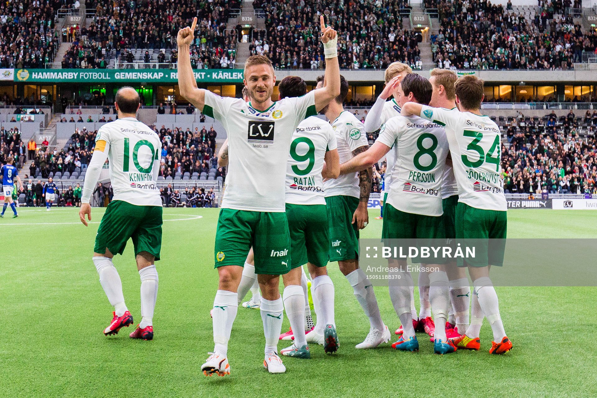 Hammarbys Mats Solheim och resten av spelarna i Hammarby