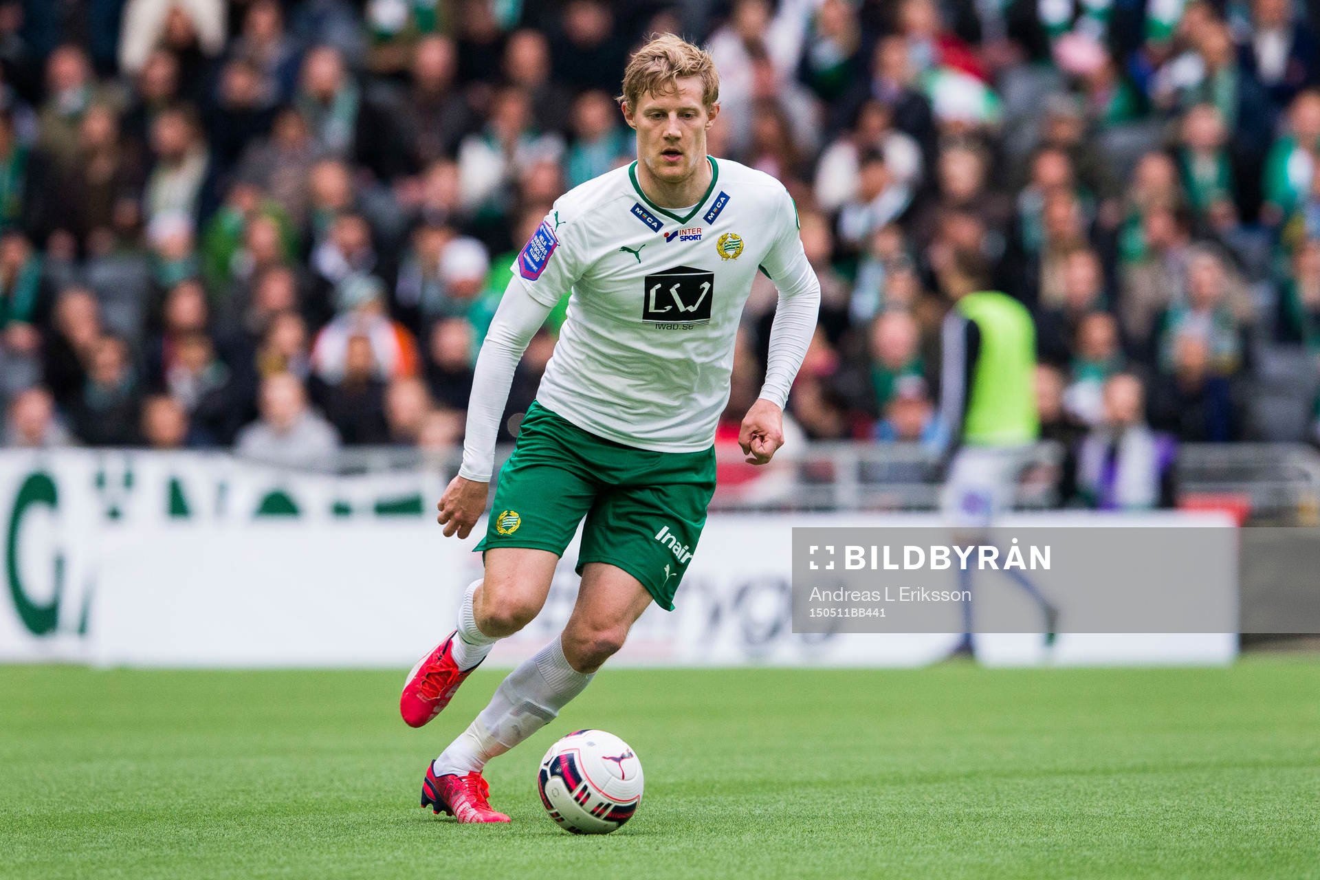 Hammarbys Lars Saetra med bollen