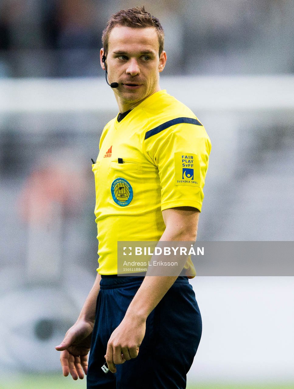 Domare Kristoffer Karlsson under fotbollsmatchen i Allsvenskan mellan Hammarby och Sundsvall den 11 maj 2015 i Stockholm. 