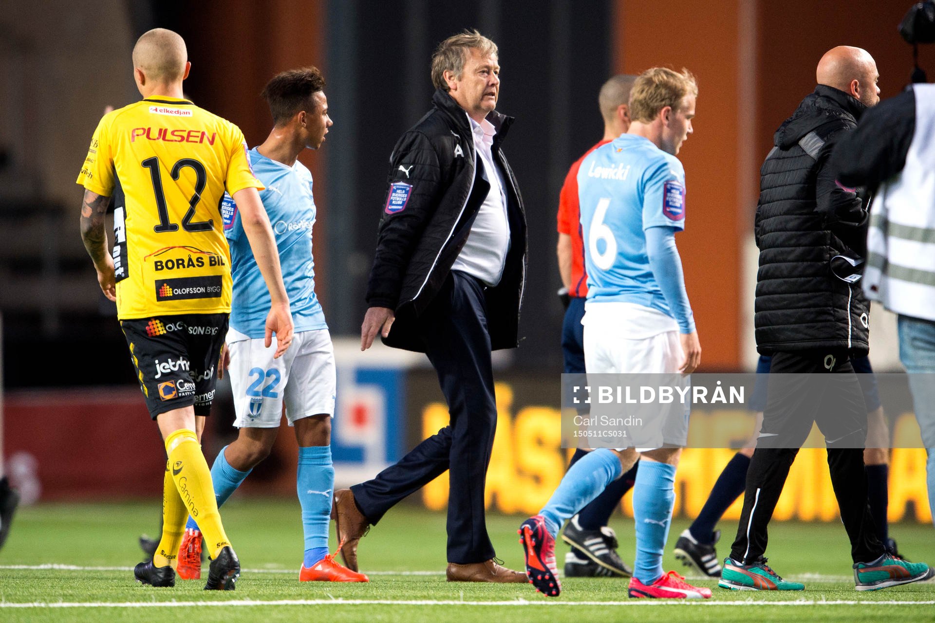 Malmö FFs tränare Åge Hareide lämnar planen