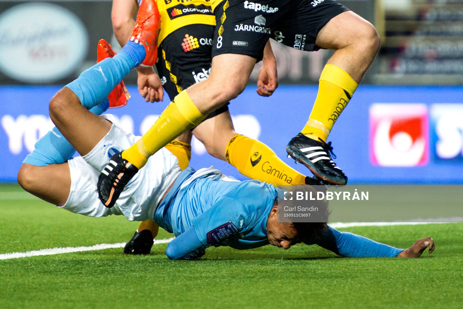 Malmö FFs Tobias Sana faller