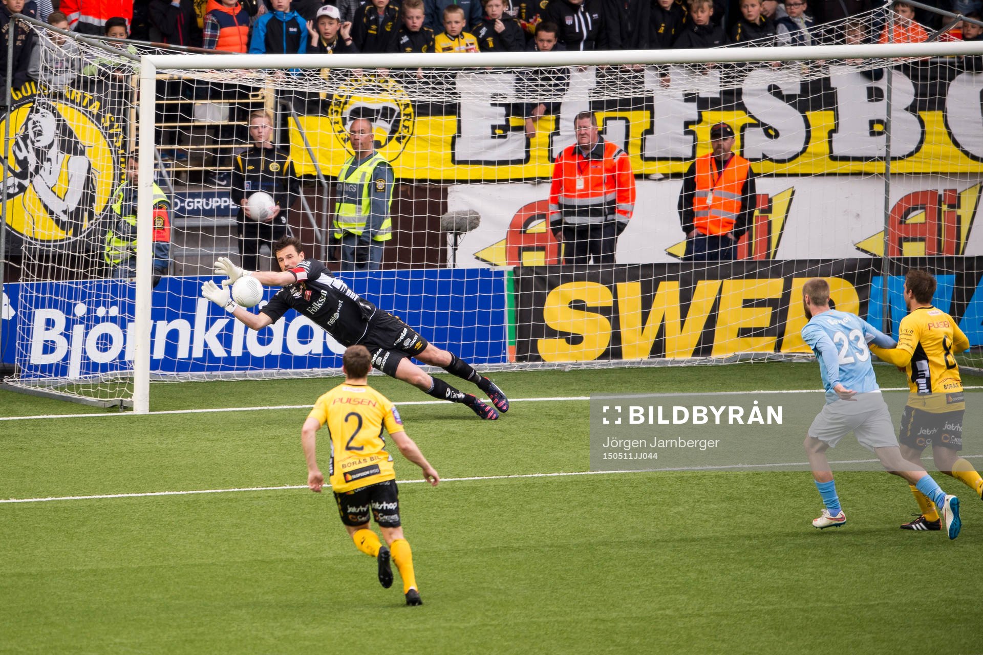 Elfsborgs målvakt Kevin Stuhr - Ellegaard räddar skott