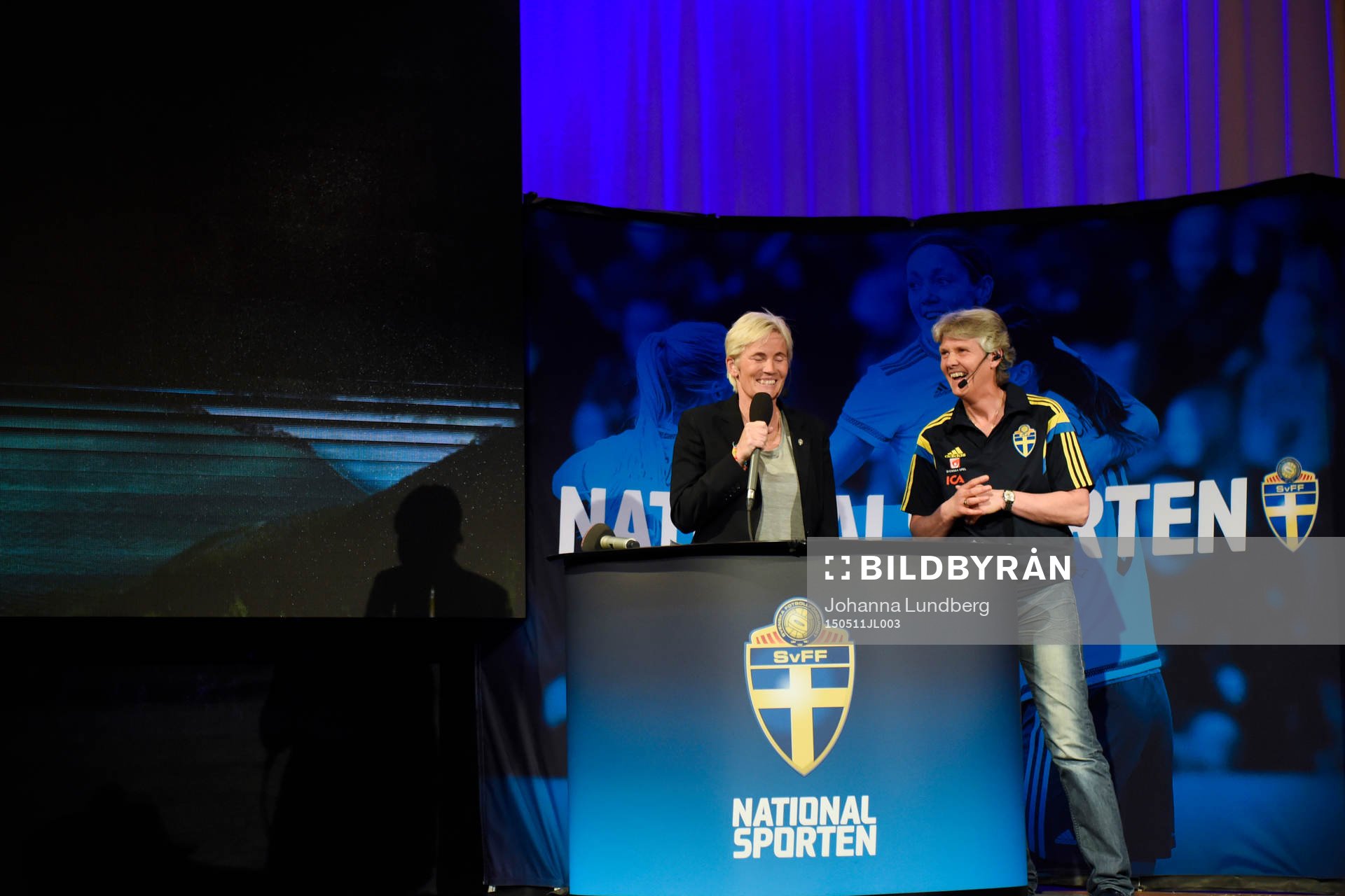 Sveriges assisterande förbundskapten Lilie Persson och förbundskapten Pia Sundhage när VM-truppen presenteras under en presskonferens den 11 maj 2015 i Stockholm.