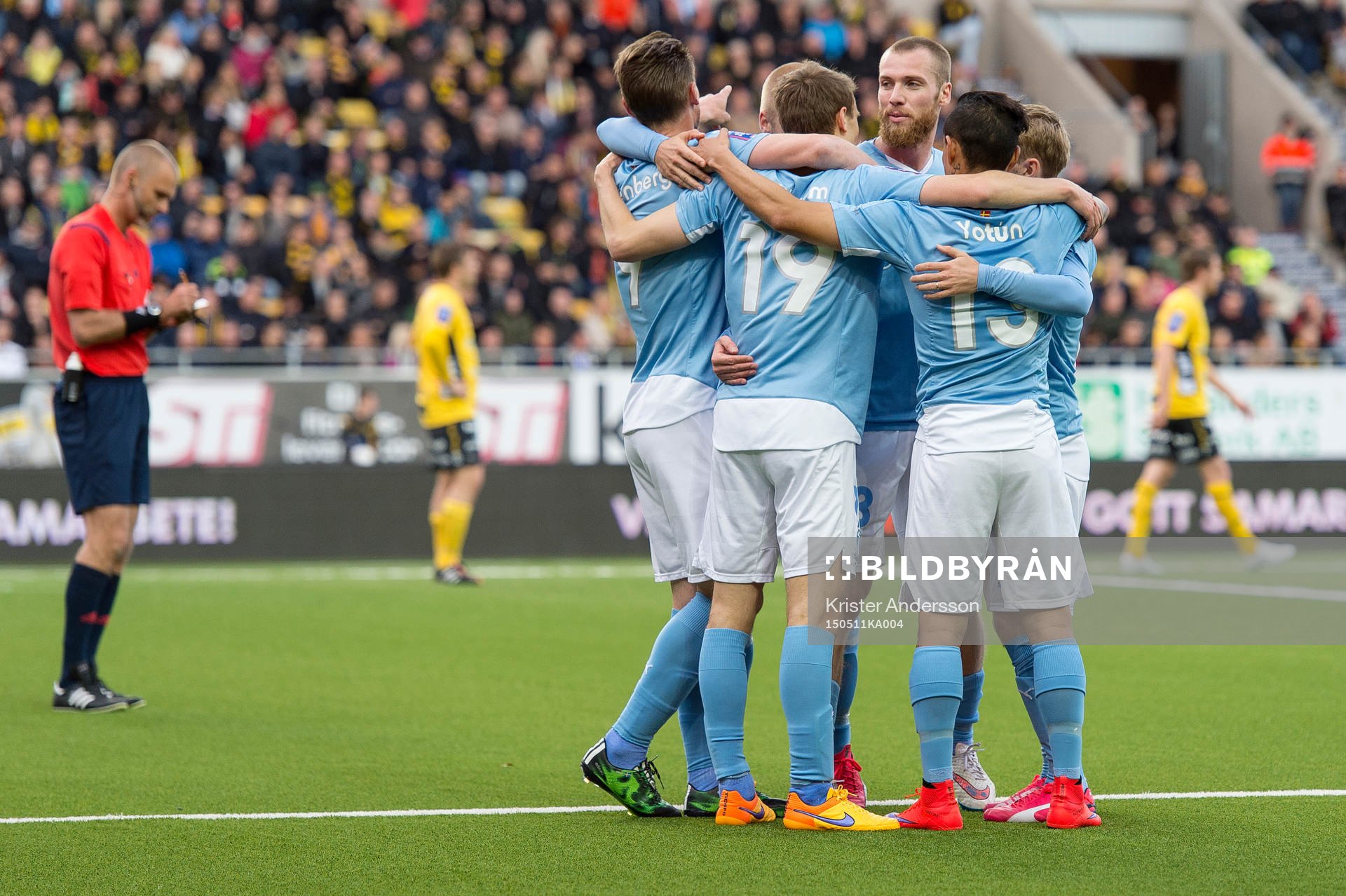 Malmö FFs Magnus Wolff Eikrem gör 0-1 jublar med laget
