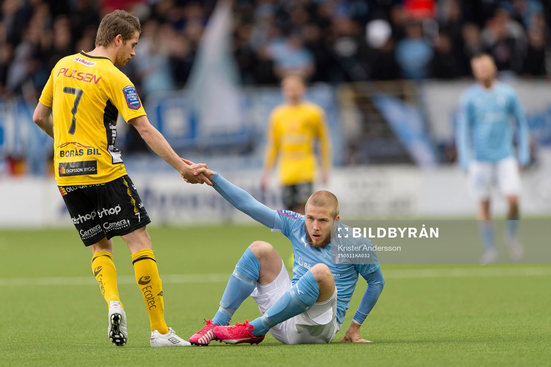 Elfsborgs Marcus Rohdén hjälper Malmö FFs Anton