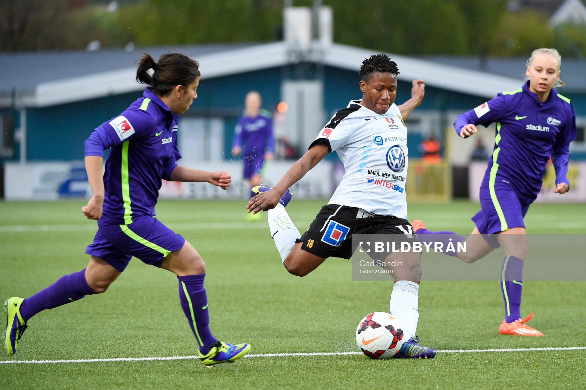 Jitex Alexandra Vera Contreras och Umeås Rita Chikwelu och
