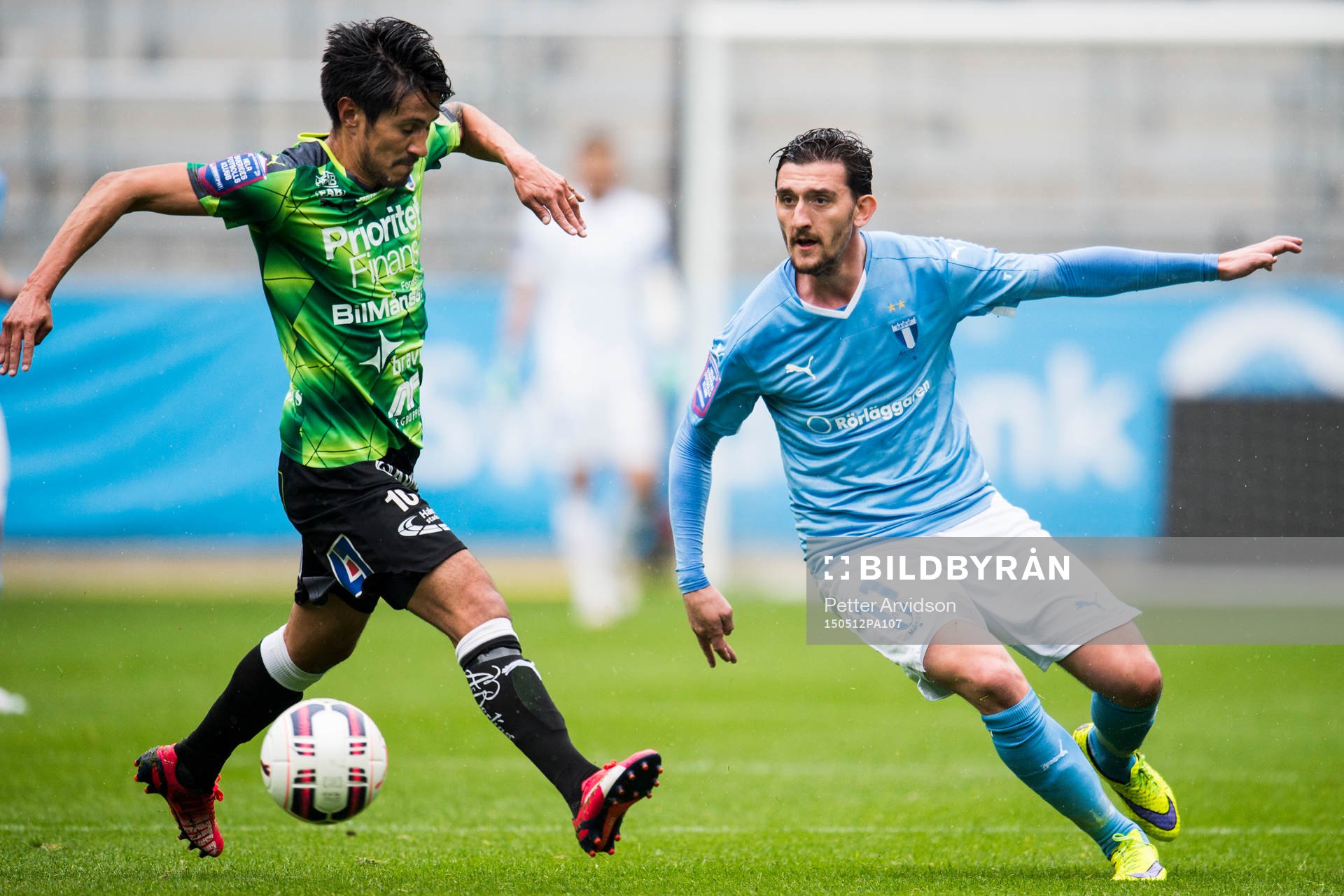 Halmstads  Antonio Rojas och Malmö FFs Agon Mehmeti
