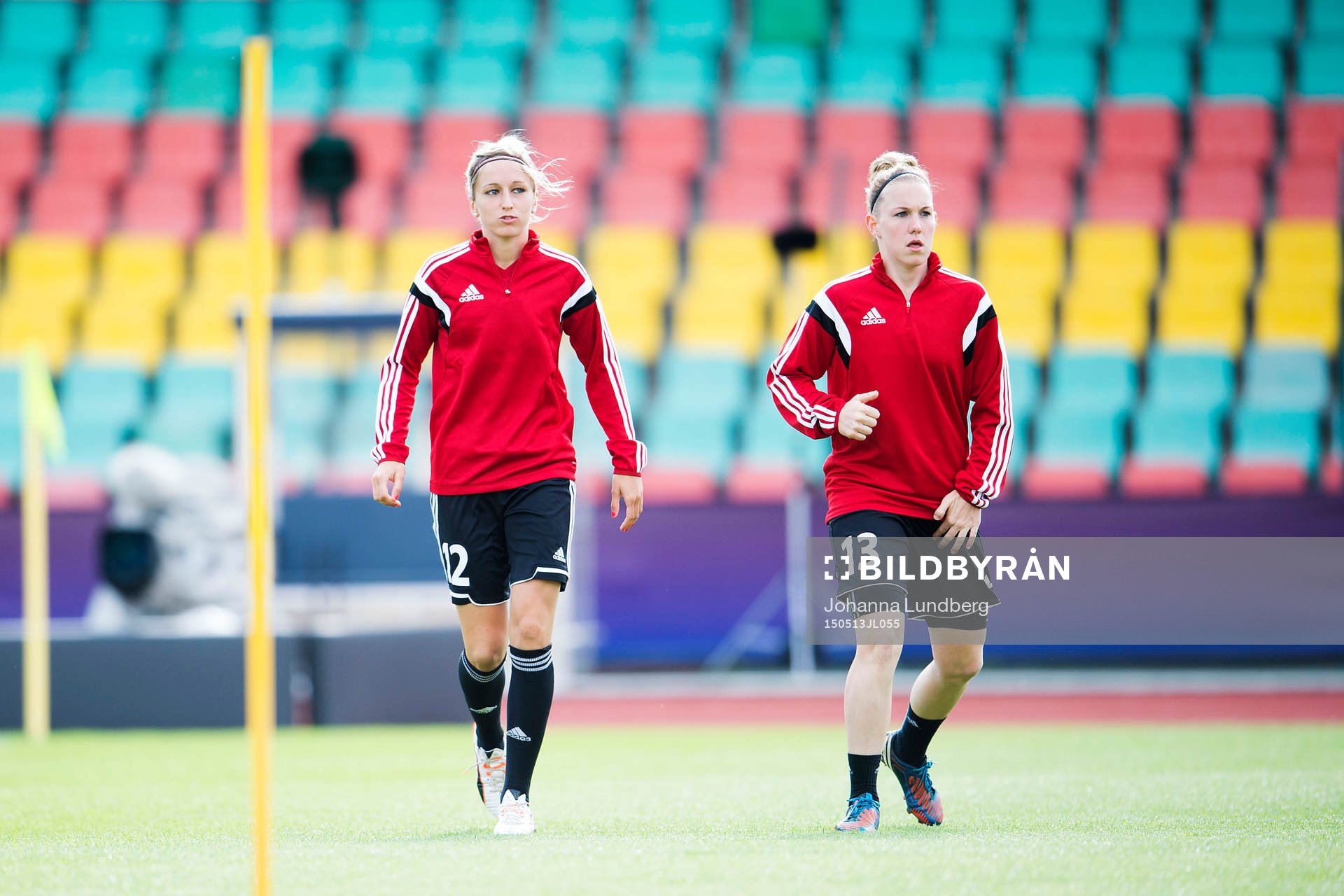 Frankfurts Marith Priessen (th) under en träning inför finalen i damernas Champions League den 13 maj 2015 i Berlin.