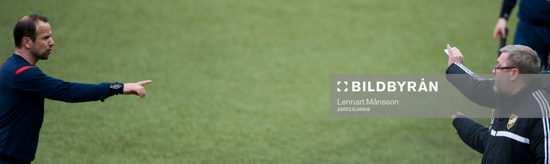 Domaren tillrättavisar IFK Hässleholms tränare Patrik