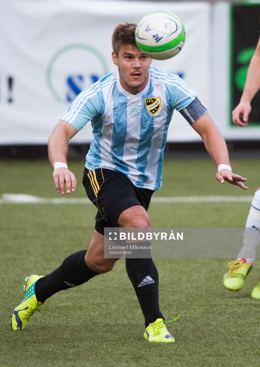 IFK Hässleholms Pontus Björnsson i matchen i division 2