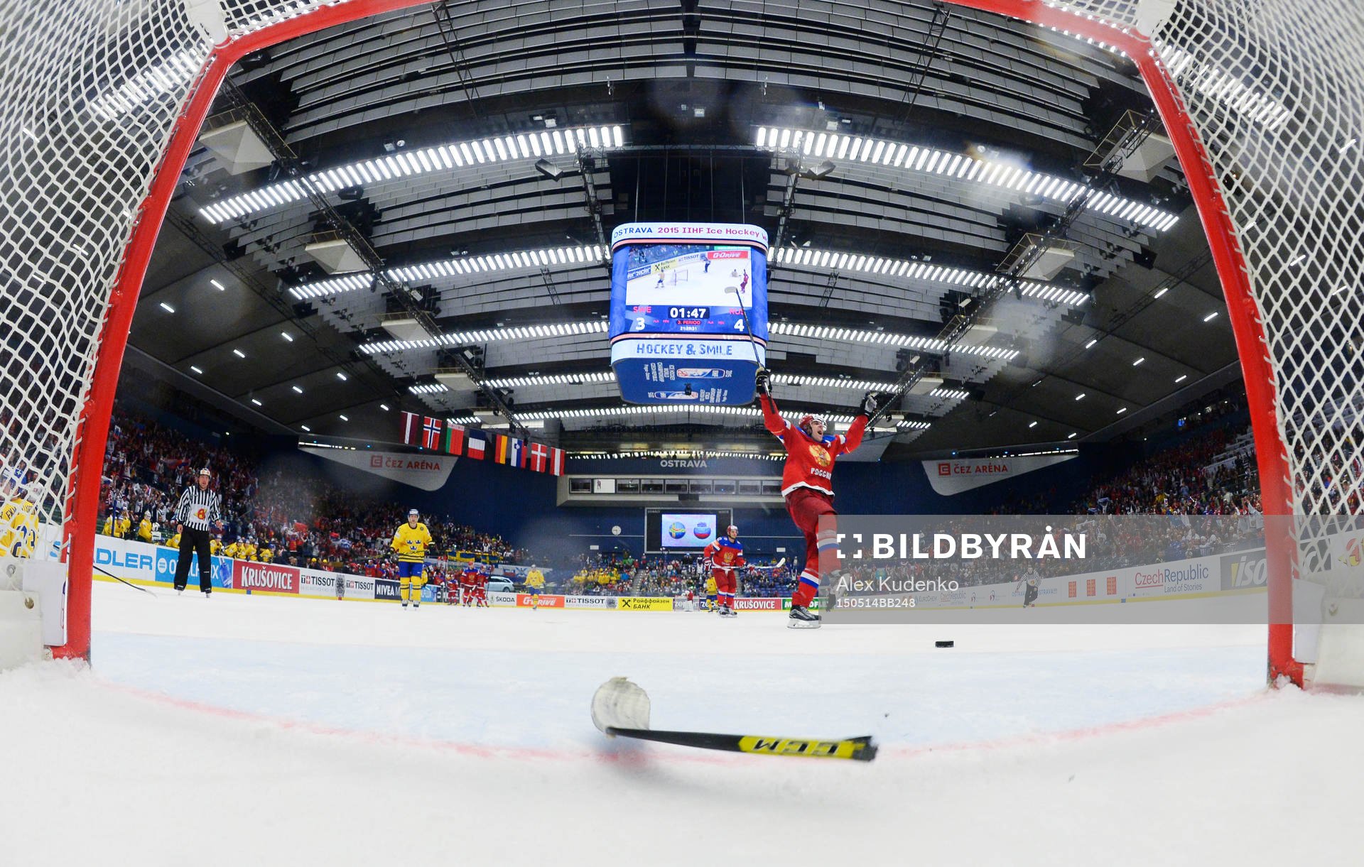 Rysslands Yevgeni Malkin jublar samtidigt som en avslagen