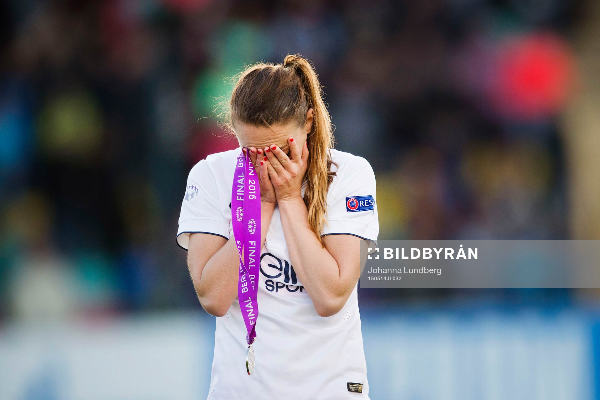s Kosovare Asllani gråter