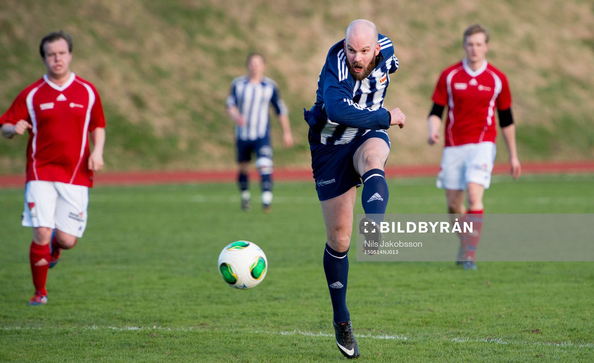 Kovlands Christer Eriksson under fotbollsmatchen i division fyra mellan Kovland och Matfors den 14 maj 2015 i Kovland.