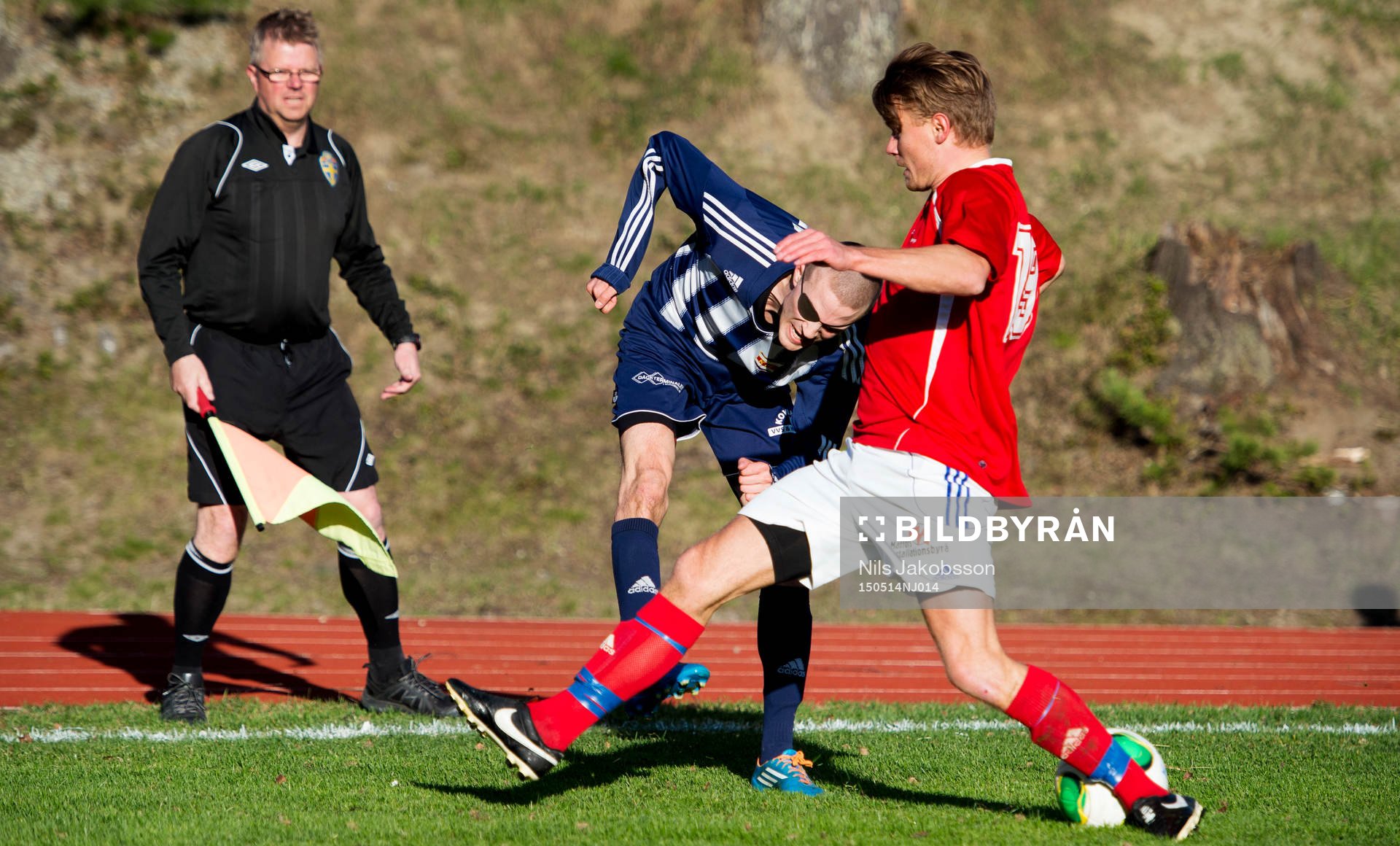 Kovlands Oskar De Vahl under fotbollsmatchen i division fyra mellan Kovland och Matfors den 14 maj 2015 i Kovland.