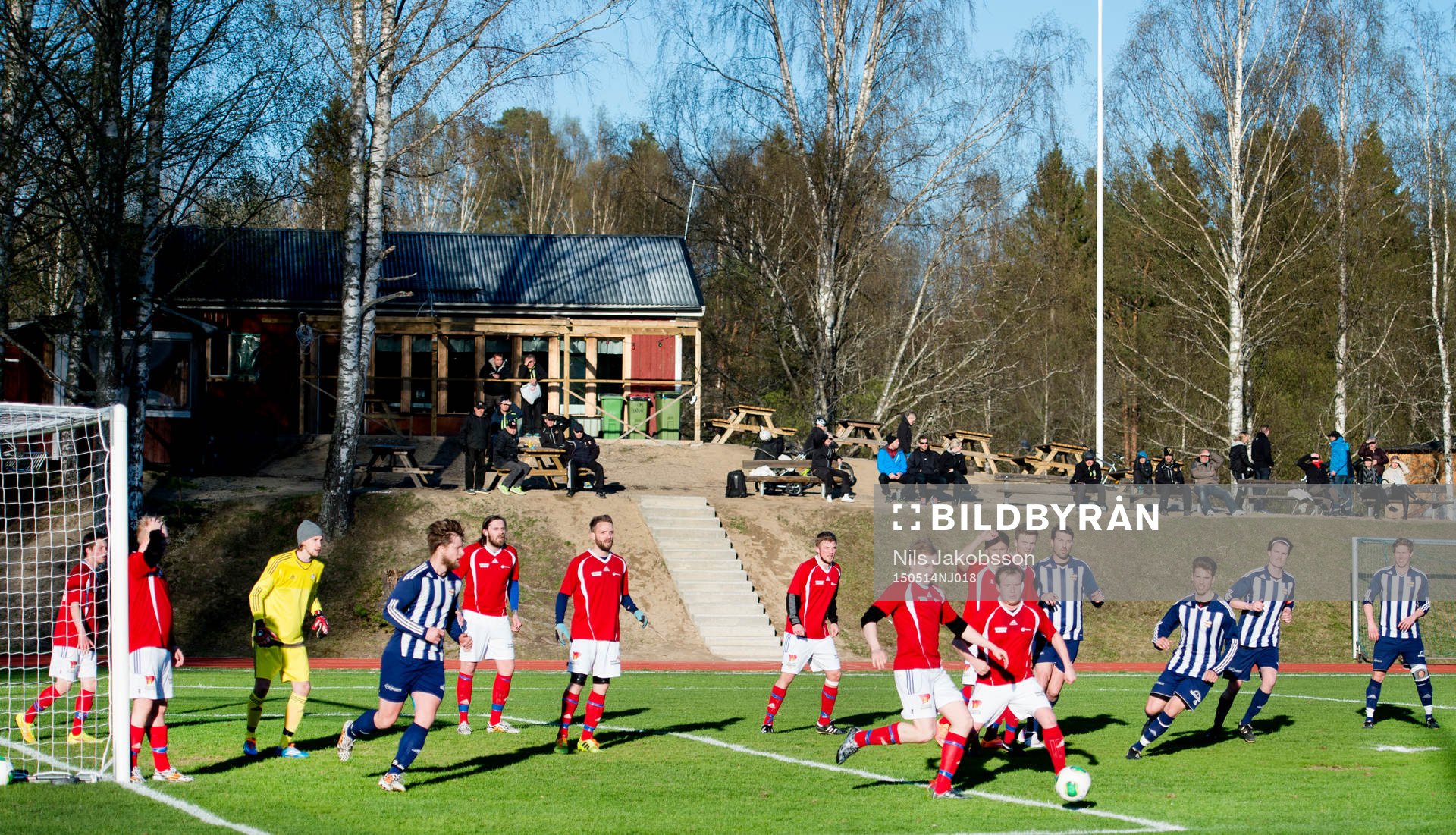 under fotbollsmatchen i division fyra mellan Kovland och