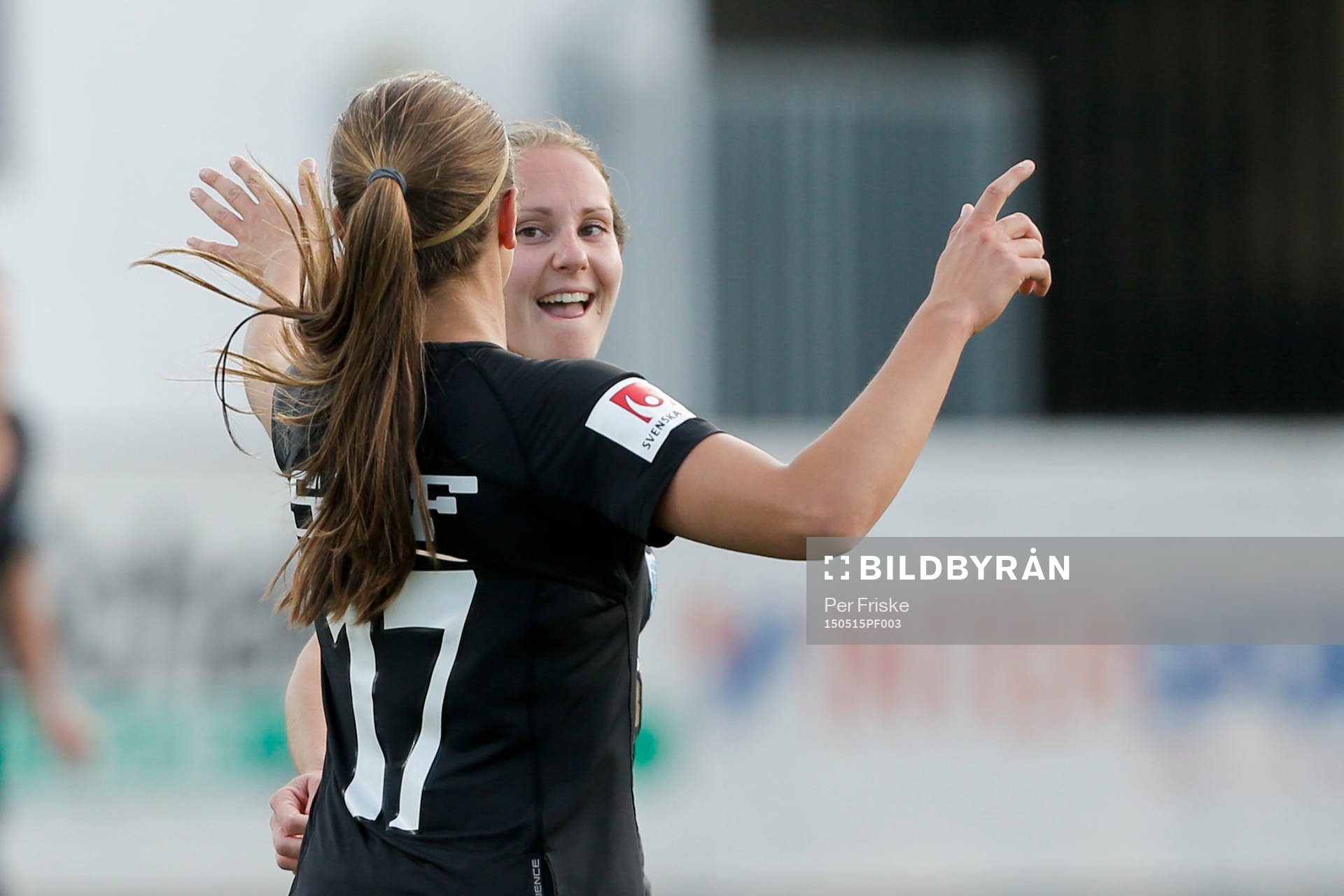 Göteborgs Lieke Martens och Manon Melis jublar