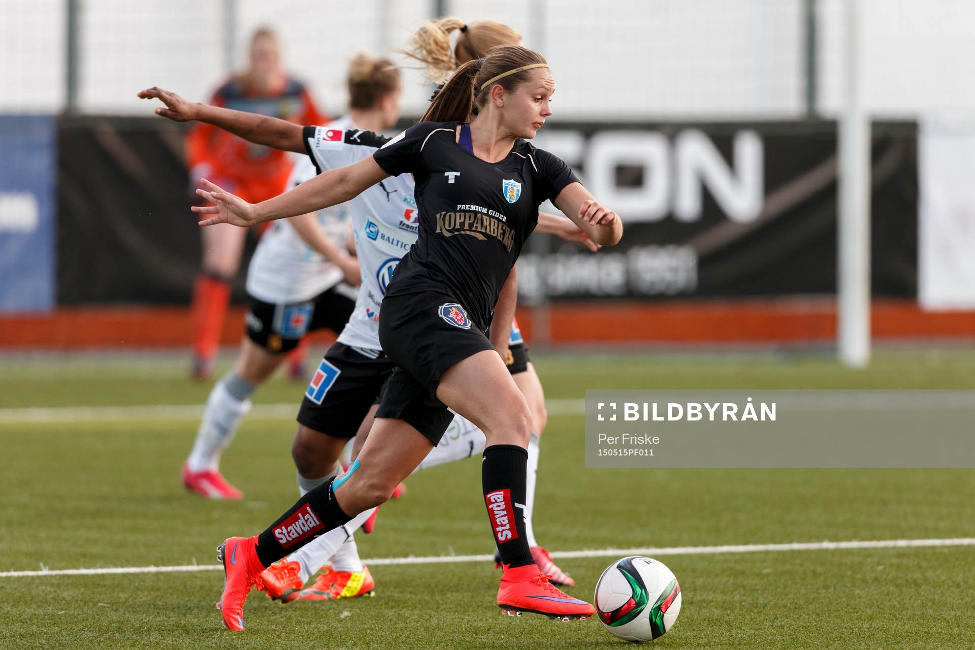 Göteborgs Lieke Martens med bollen