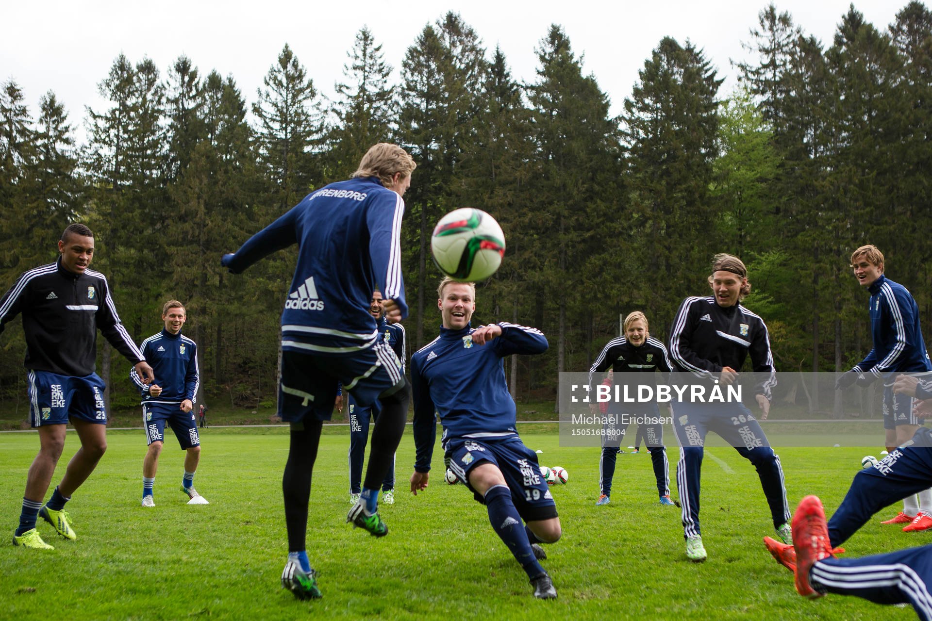 IFK Göteborgs Gustav Engvall i mitten av kvadraten