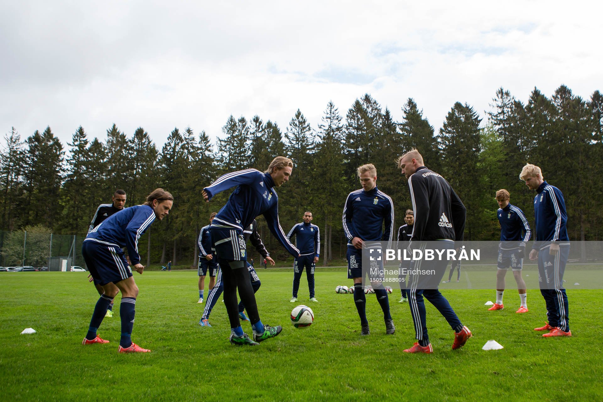 IFK Göteborgs Gustav Engvall i mitten av kvadraten,