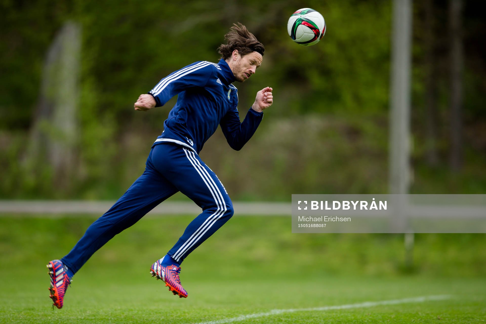 IFK Göteborgs Gustav Svensson nickar