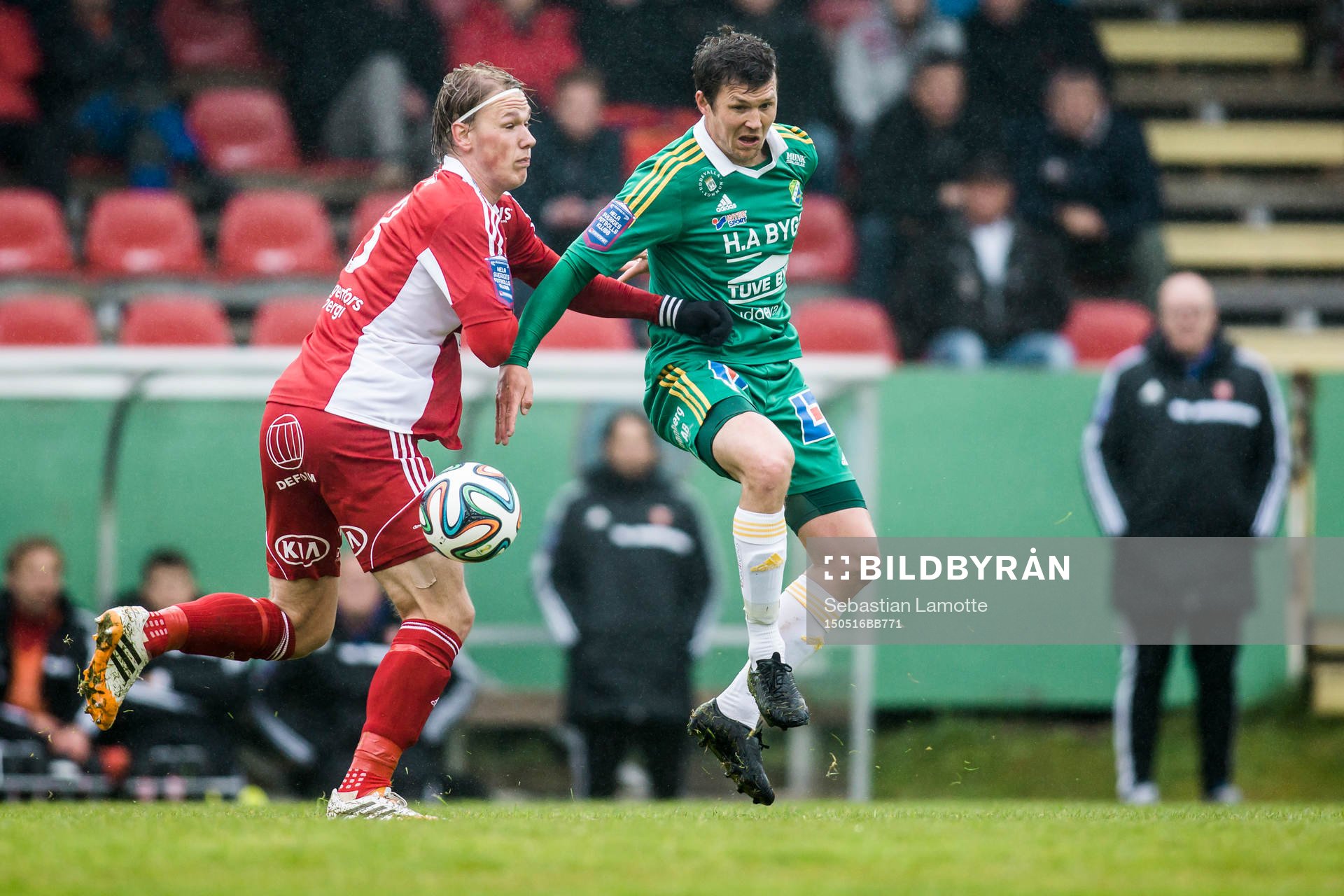 Degerfors Hampus Zackrisson (v) och Ljungskiles Hannes
