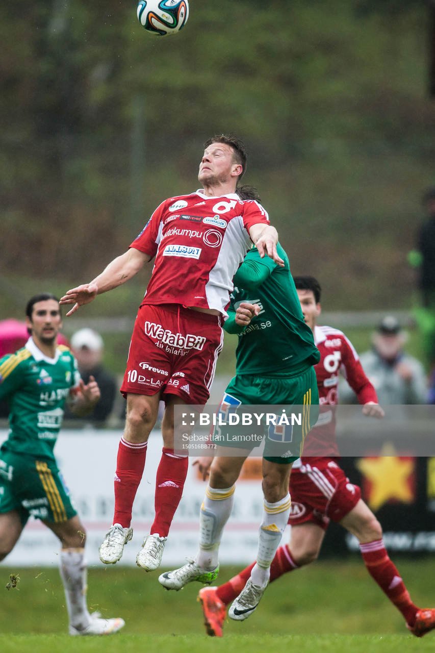 Degerfors Peter Samuelsson under fotbollsmatchen i Superettan mellan Ljungskile och Degerfors den 16 maj 2015 i Ljungskile.