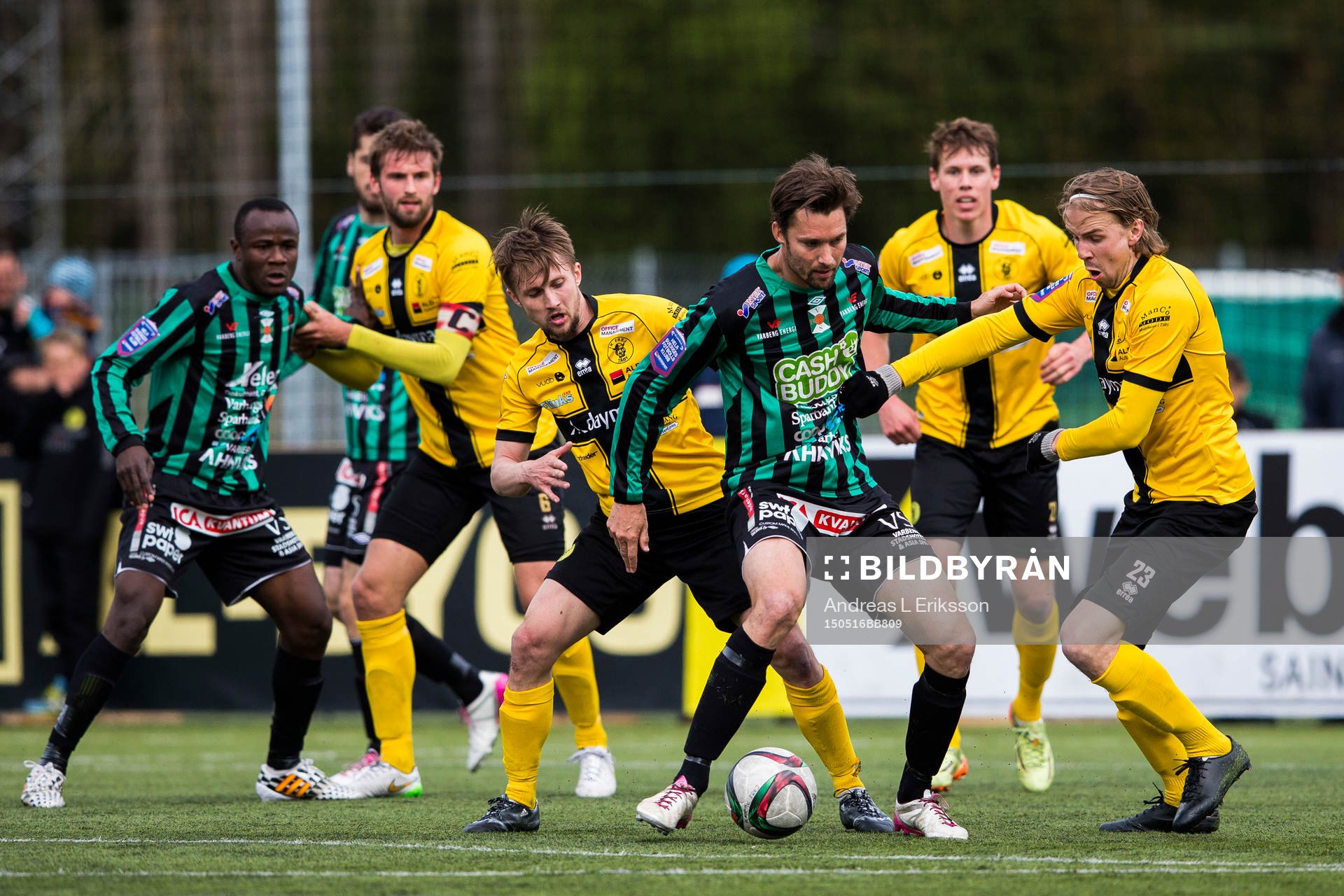 Varbergs Peter Nyström i kamp om bollen med Frej Täbys William Celsing under fotbollsmatchen i Superettan mellan Frej Täby och Varberg den 16 maj 2015 i Stockholm.