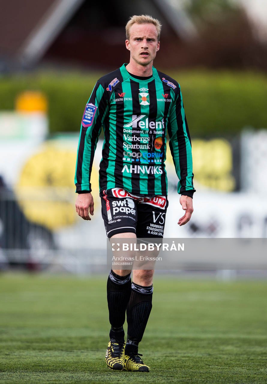 Varbergs Pär Asp under fotbollsmatchen i Superettan mellan Frej Täby och Varberg den 16 maj 2015 i Stockholm. 