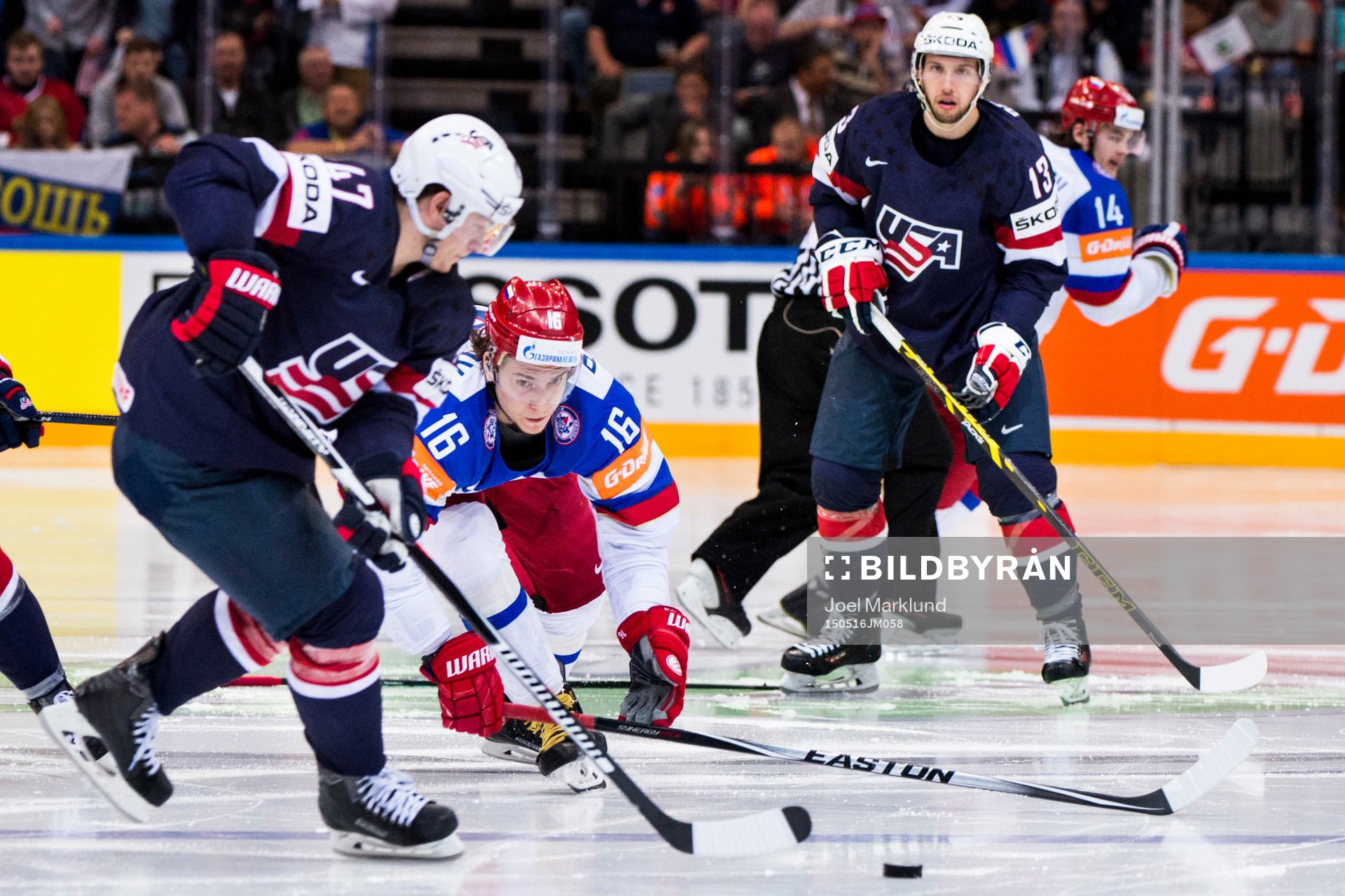 Rysslands Sergei Plotnikov sträcker sig