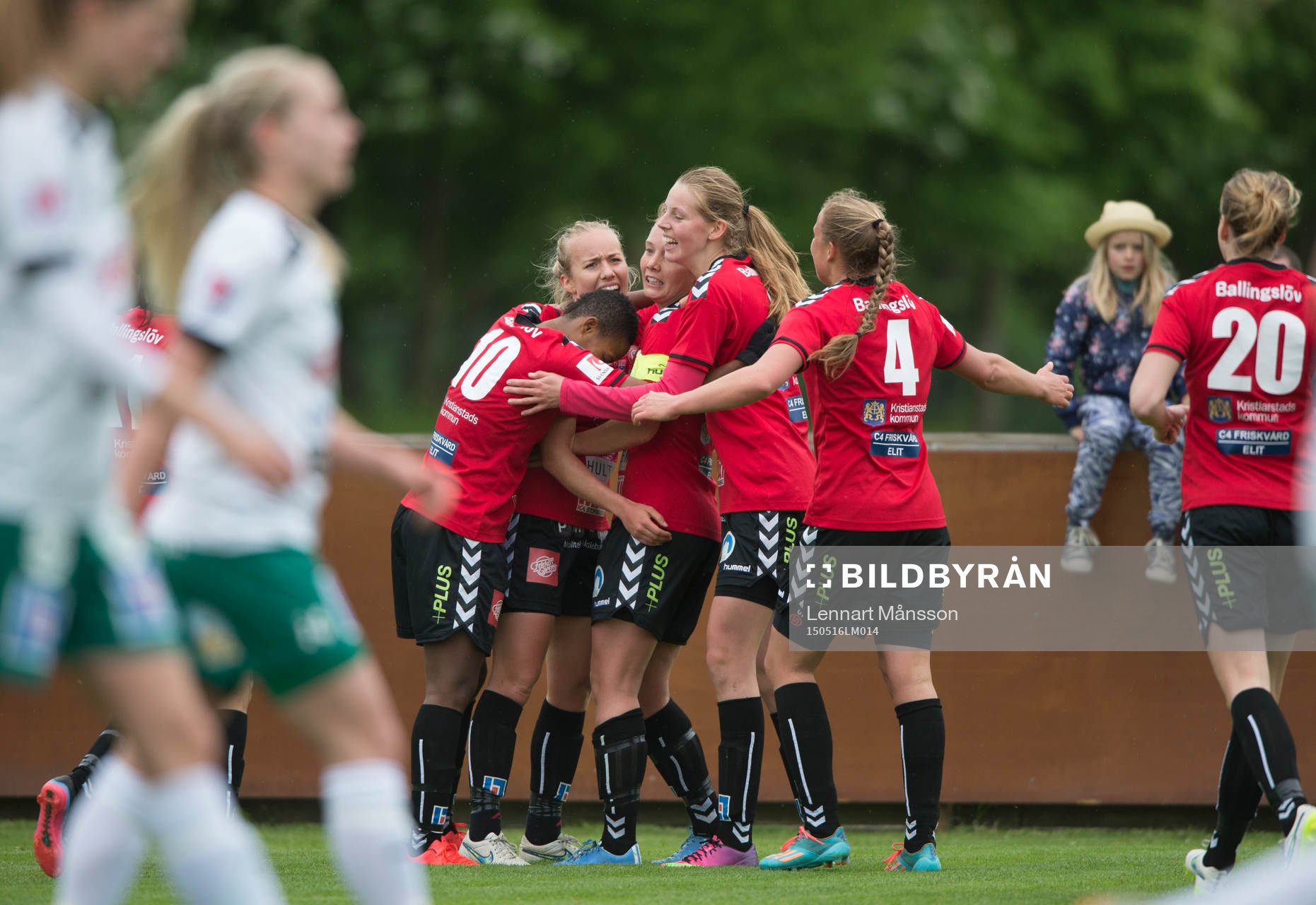Kristianstads Margret Lara Vidarsdottir har gjort 1-0 och