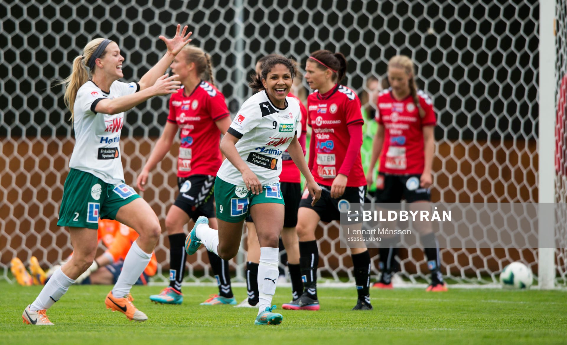 Mallbackens Tessa Gavilsky har kvitterat till 1-1 i matchen