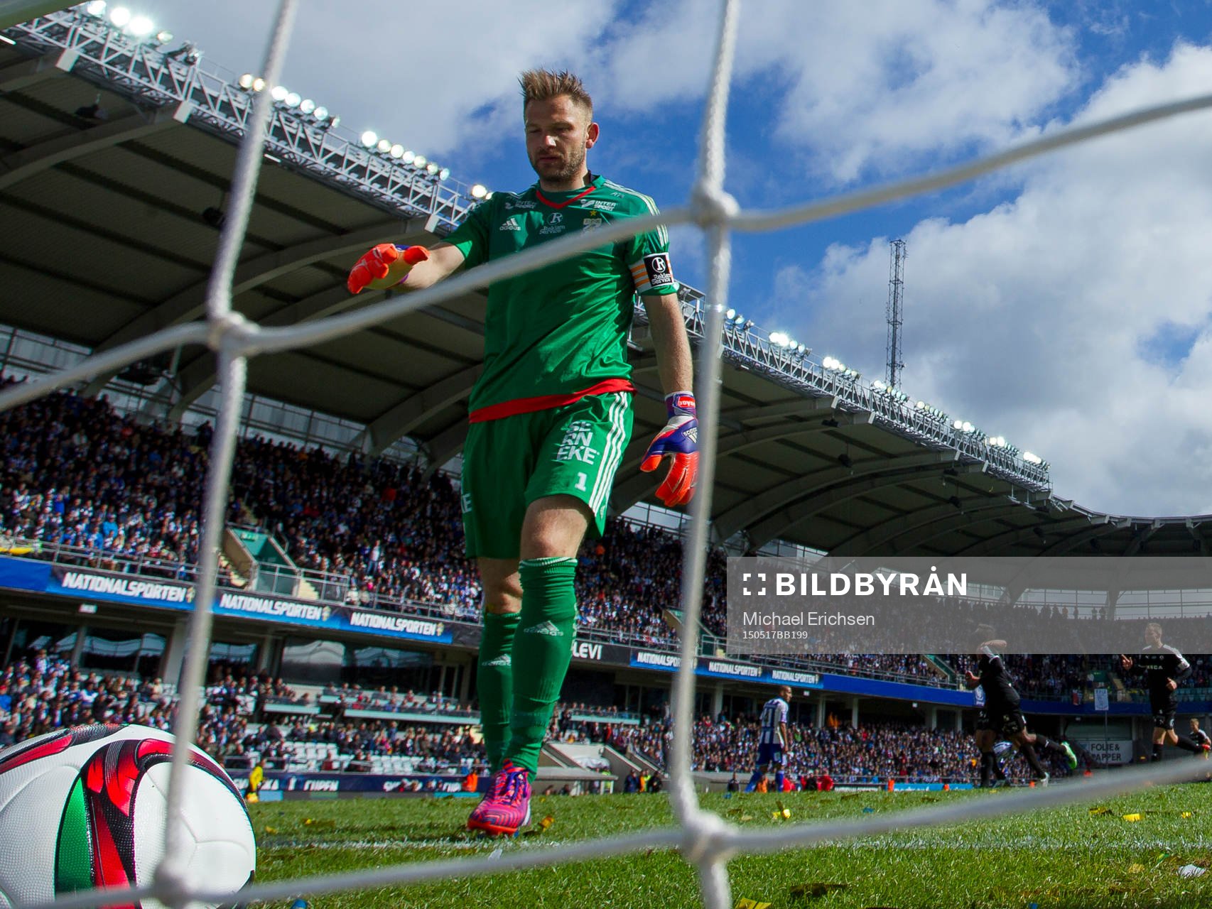 IFK Göteborgs målvakt John Alvbåge deppar