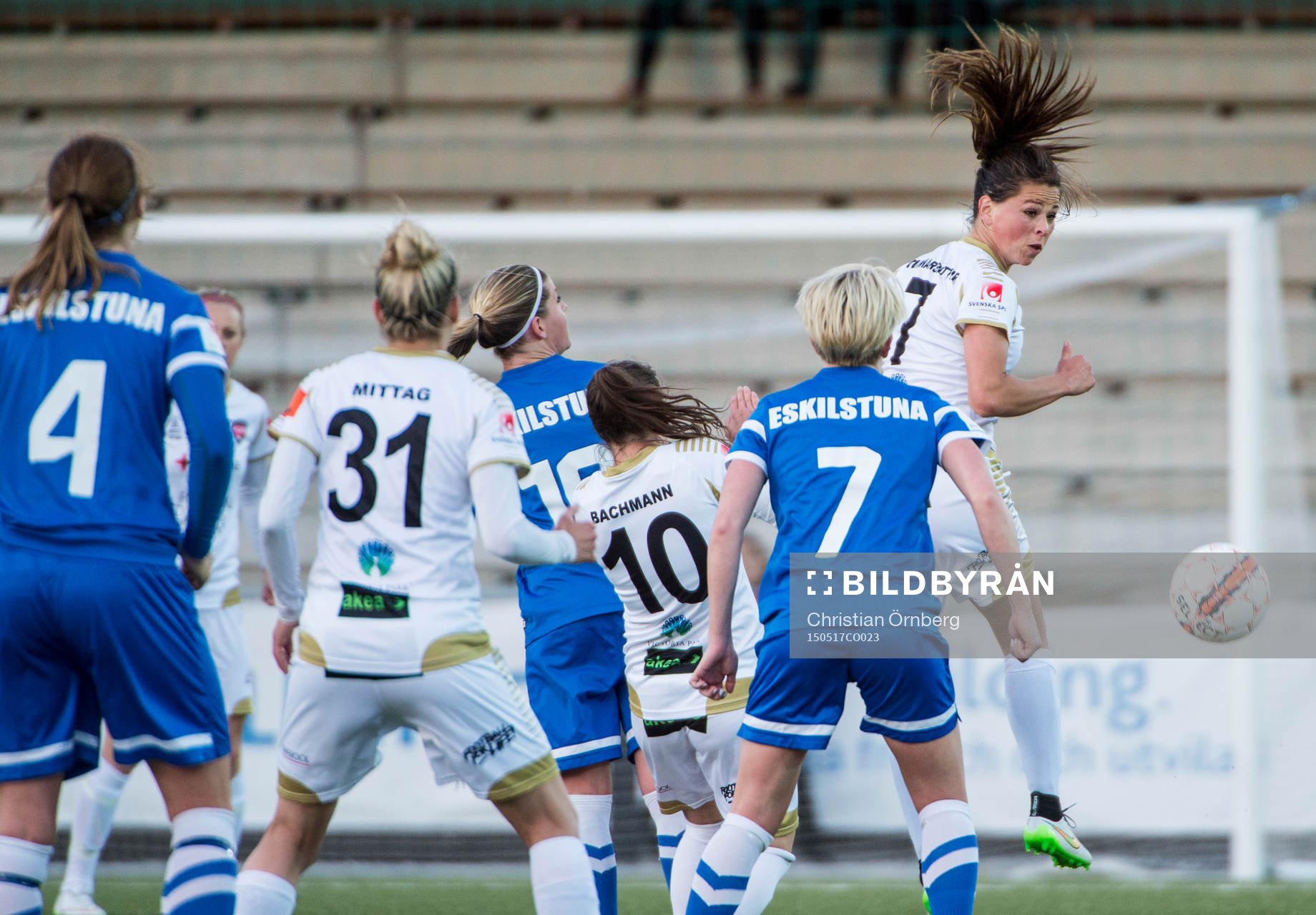 Rosengårds Sara Björk Gunnarsdottir nickar bollen