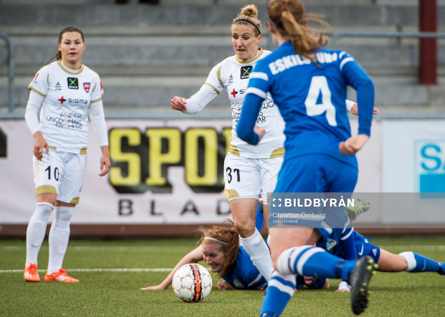 Rosengårds Anja Mittag gör assisterar vid Rosengårds 2-1