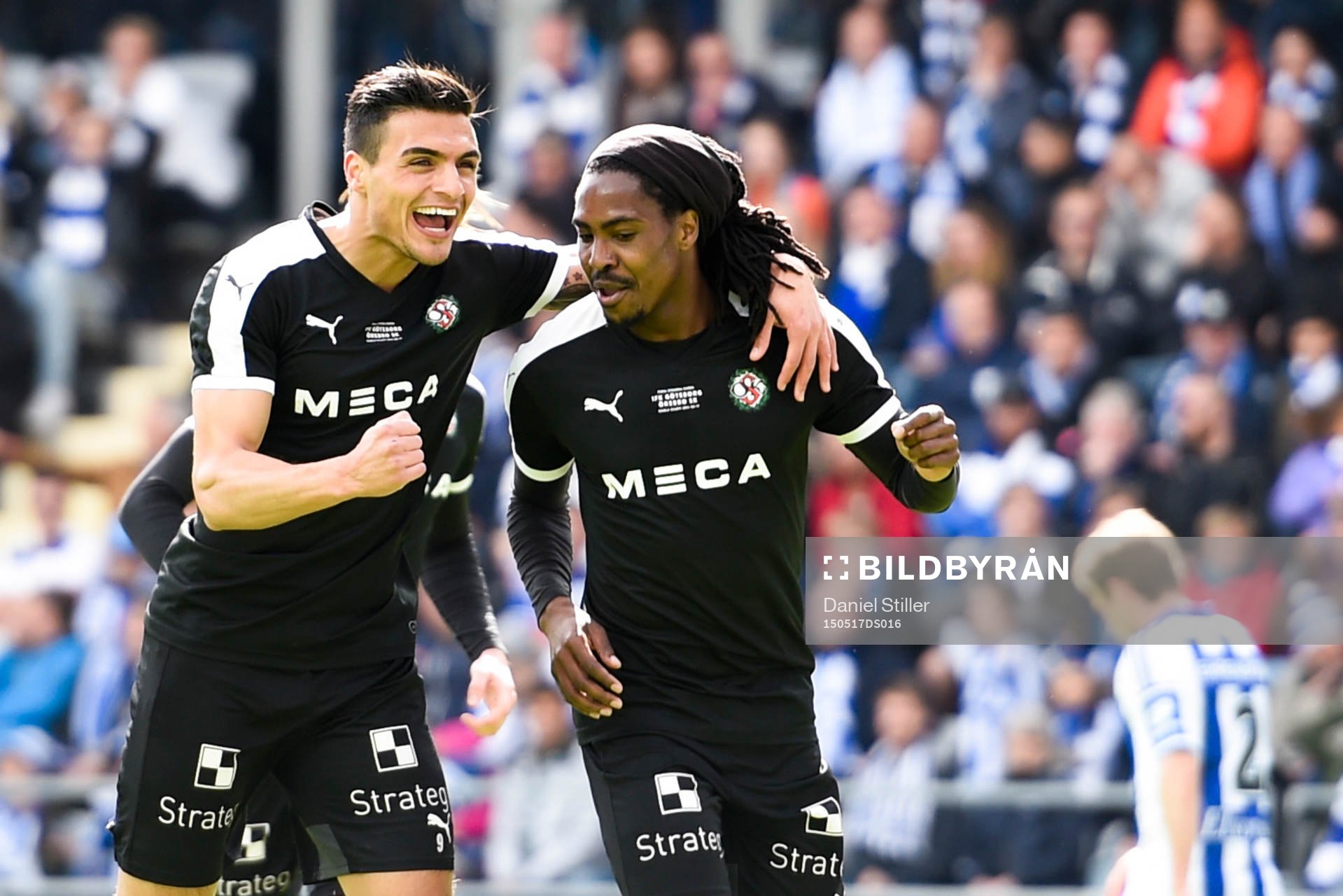 Örebros Ahmed Yasin och Ayanda Nkili jublar