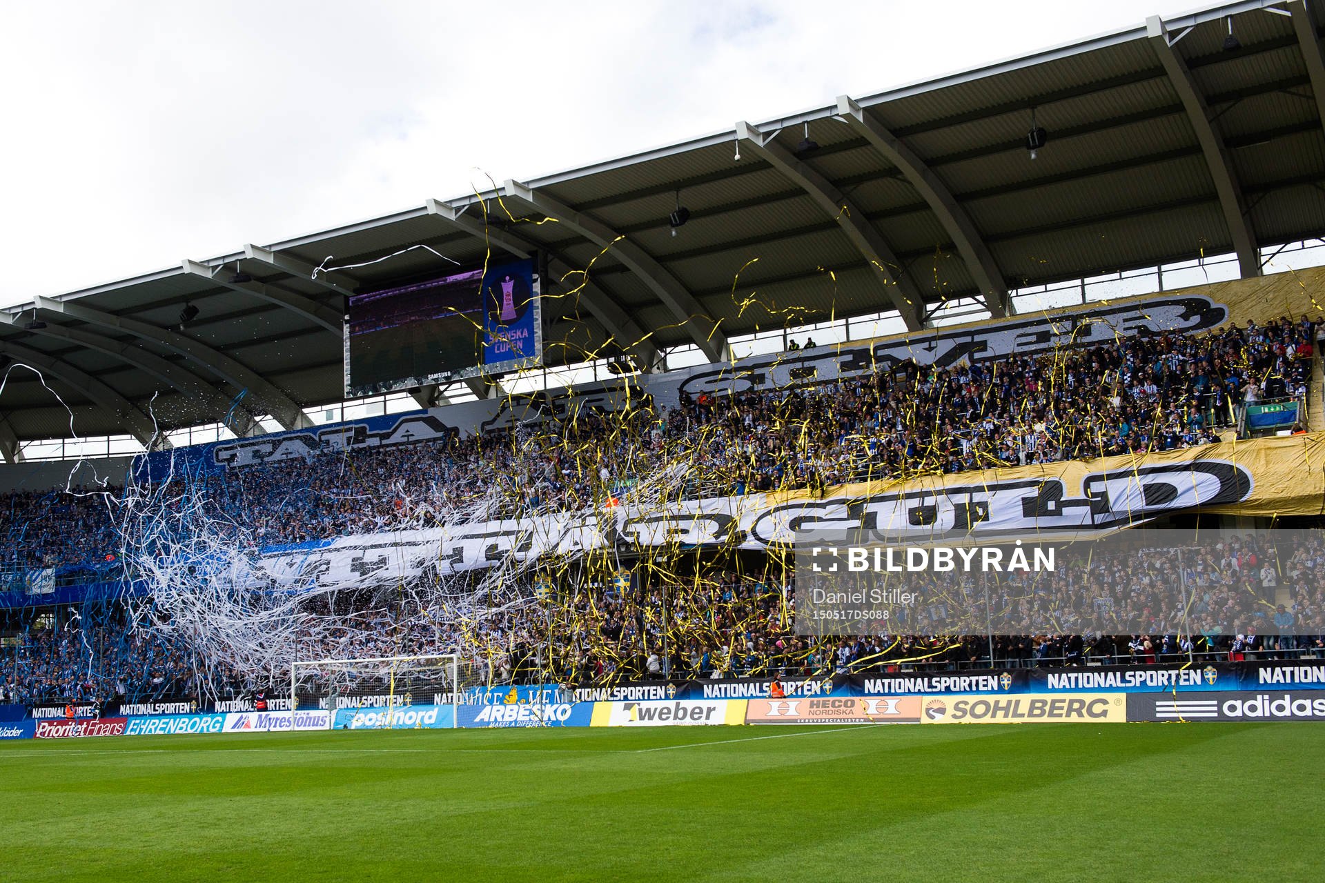 IFK Göteborgs tifo innan finalen i Svenska Cupen i fotboll