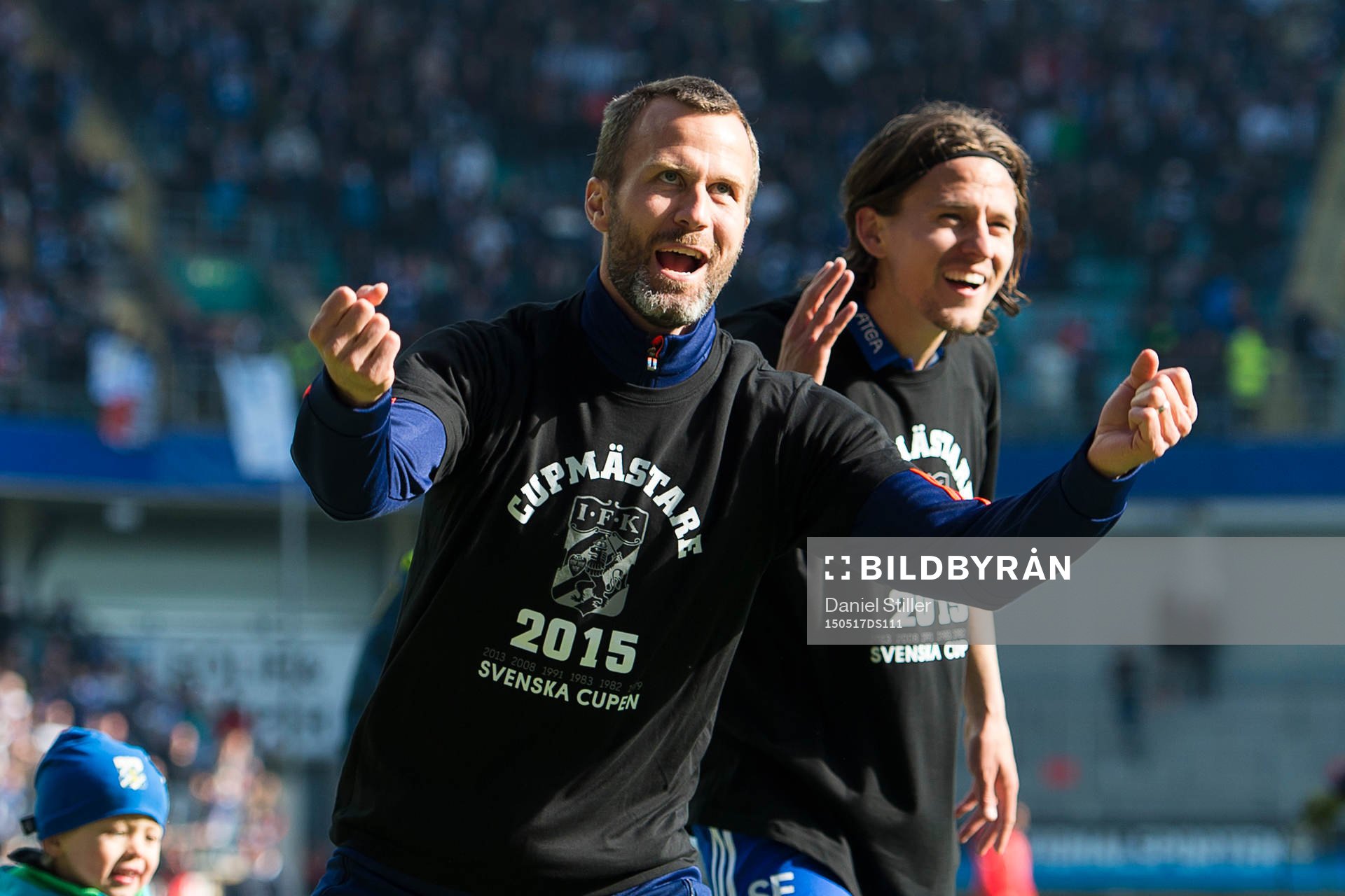 IFK Göteborgs Hjalmar Jonsson tackar publiken