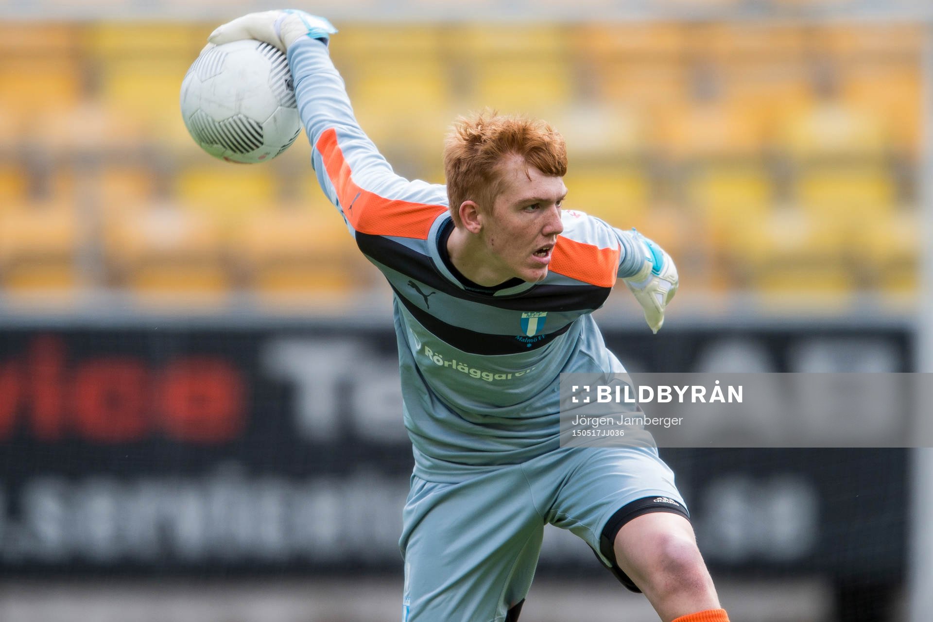 Malmö FFs målvakt Tobias Kristensson under en fotbollsmatch i U17 Allsvenskan Södra mellan Elfsborg och Malmö FF den 17 maj 2015 i Borås.