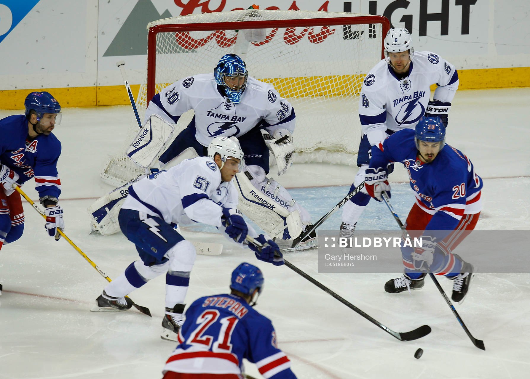 Tampa Bay Lightning Valtteri Filppula (51) is covered by