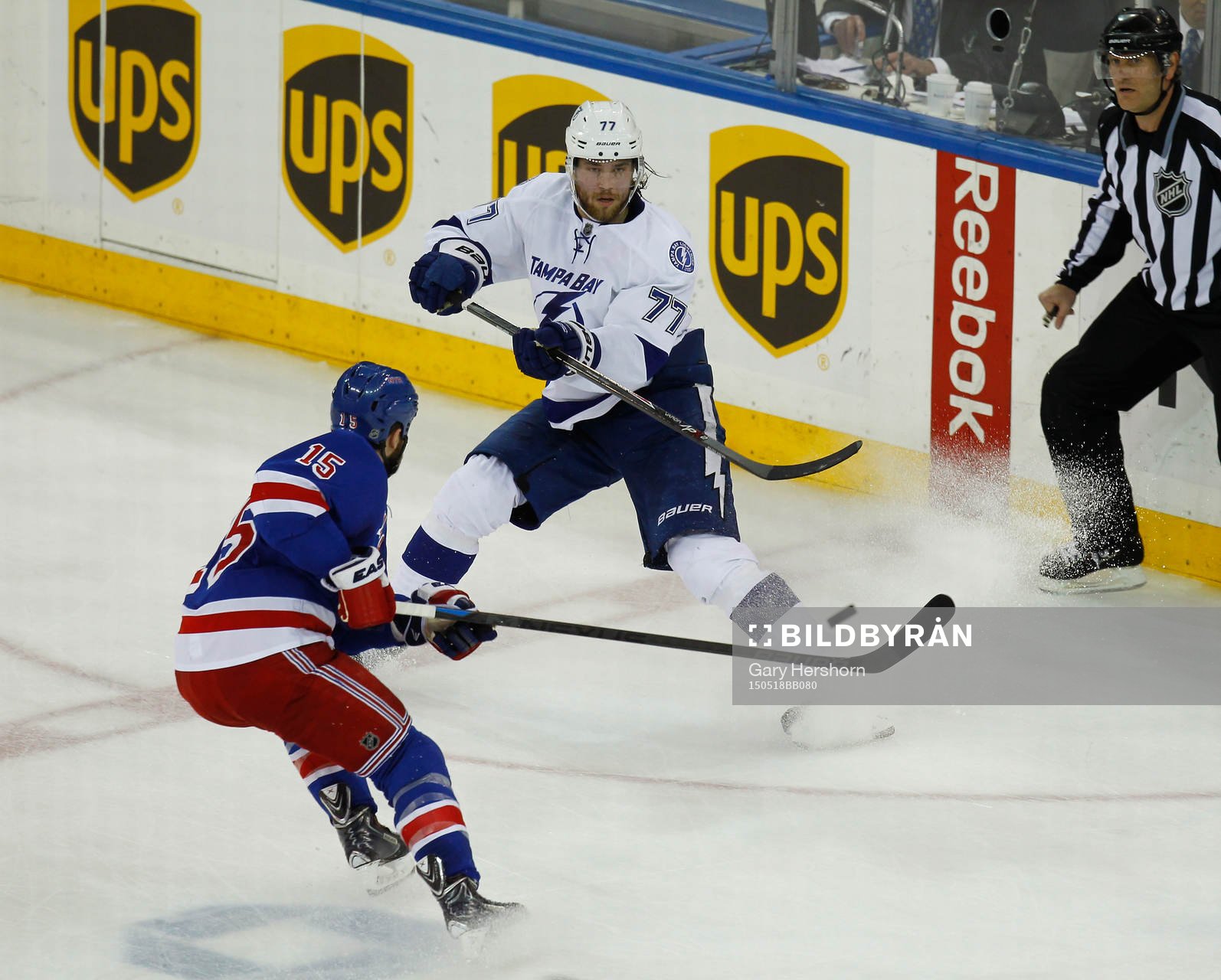 Tampa bay Lightning Victor Hedman (R) passes the puck past