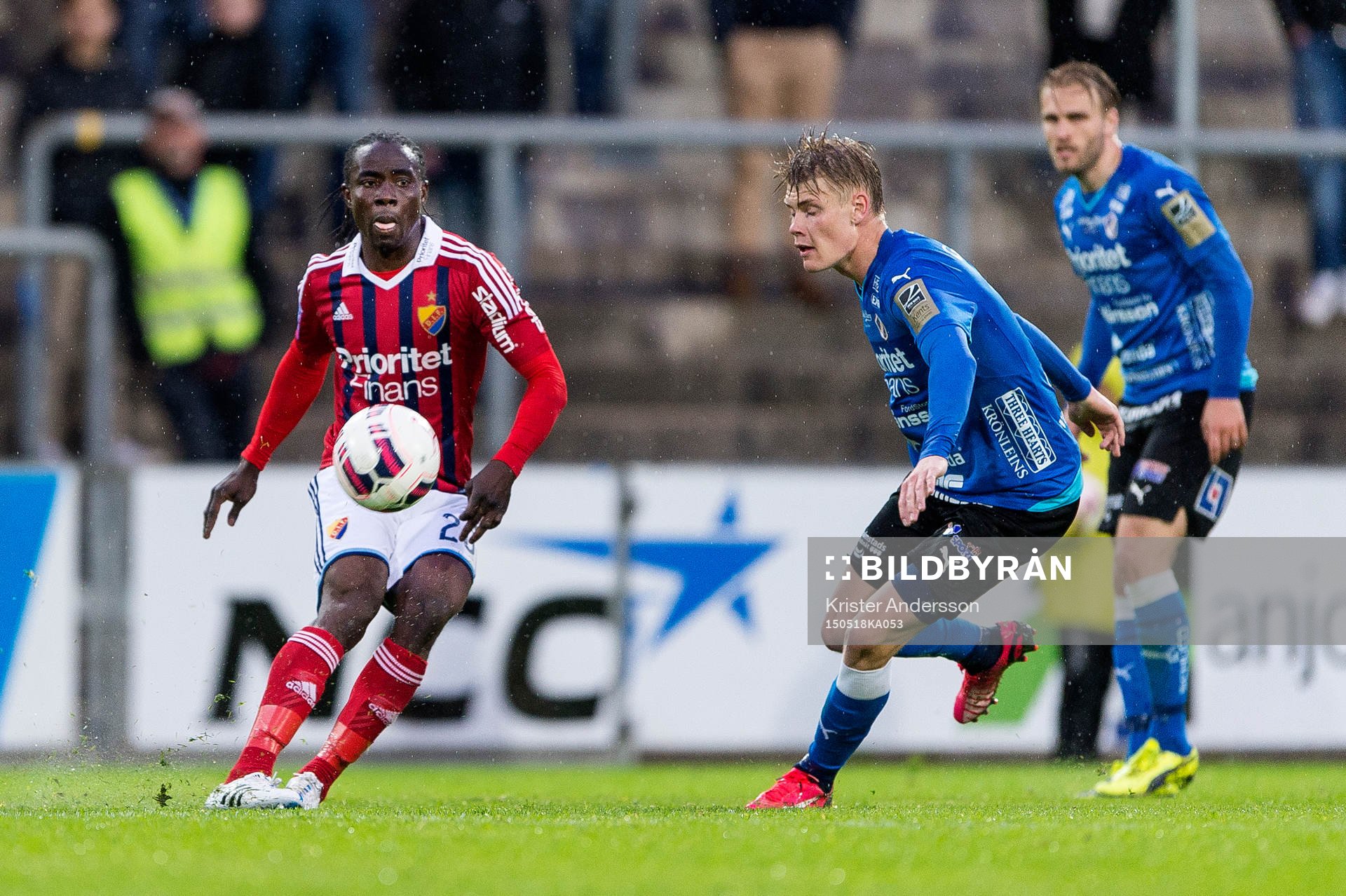 Djurgårdens Sam Johnson och Halmstads Eric Smith