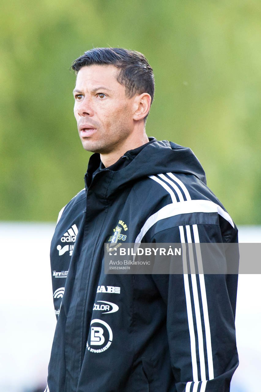 Ängelholms assisterande tränare Martin Pringle under fotbollsmatchen i Superettan mellan Ängelholm och GAIS den 19 maj 2015 i Ängelholm.