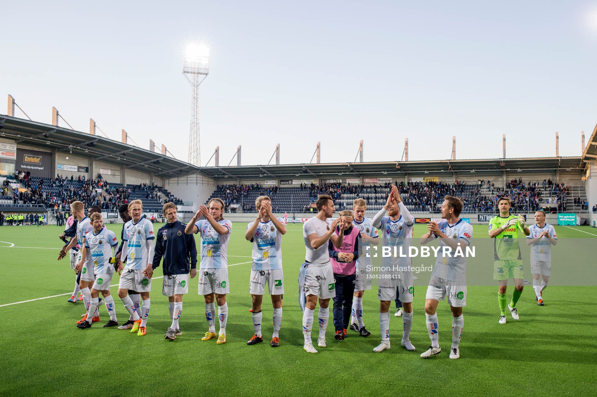 Gefles spelare jublar