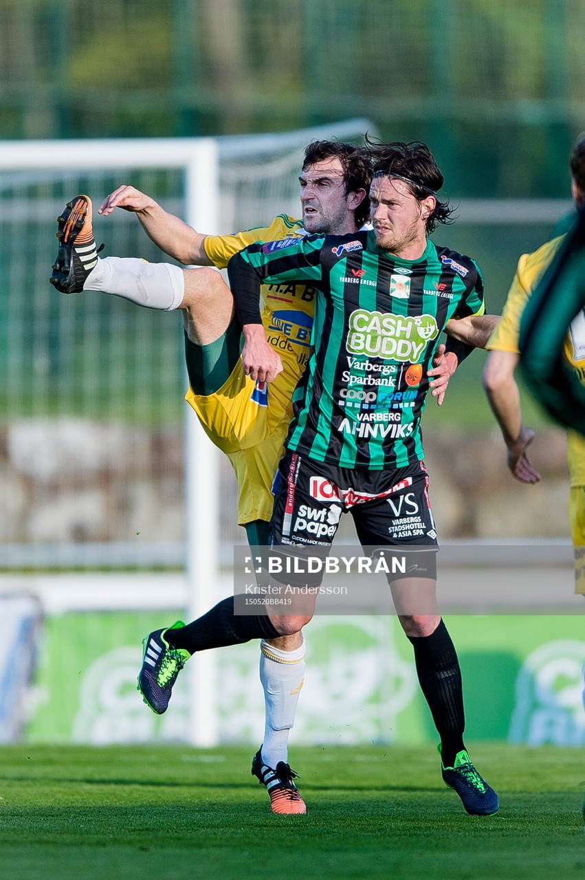 Ljungskiles Aleksandar Kitic och Varbergs Robin Tranberg