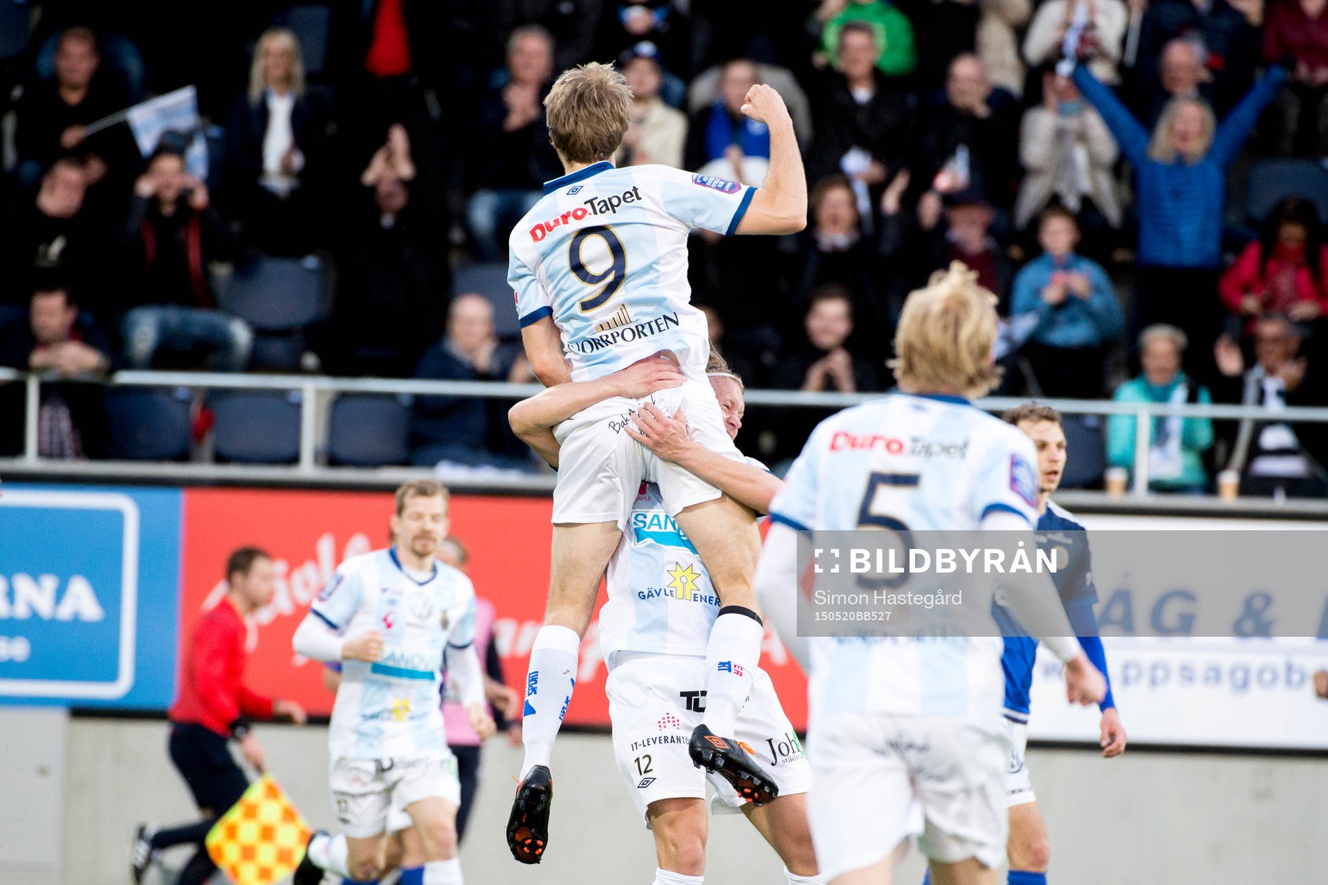 Gefles Johan Oremo jublar