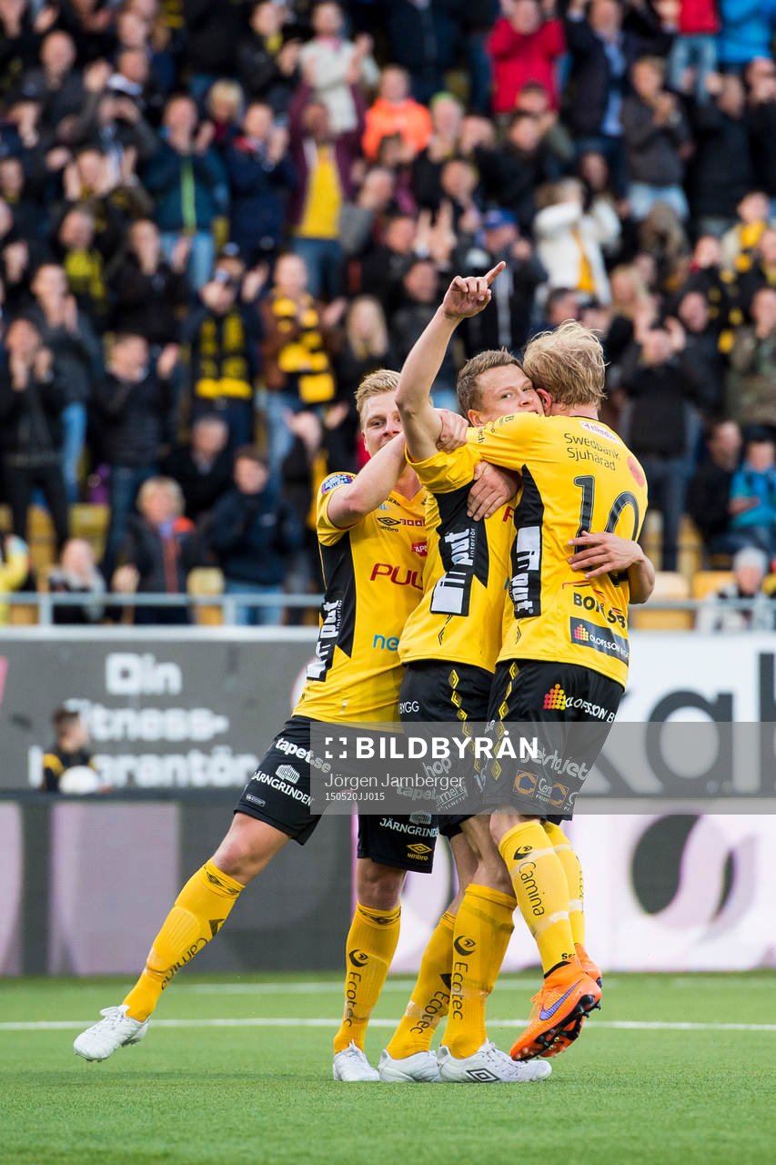 Elfsborgs Viktor Claesson kvitterar till 1-1 och jublar