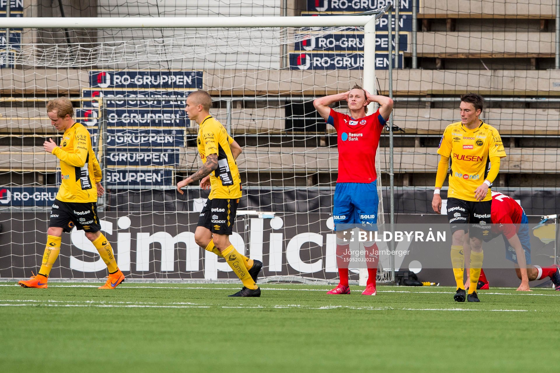 Helsingborgs Emil Krafth deppar