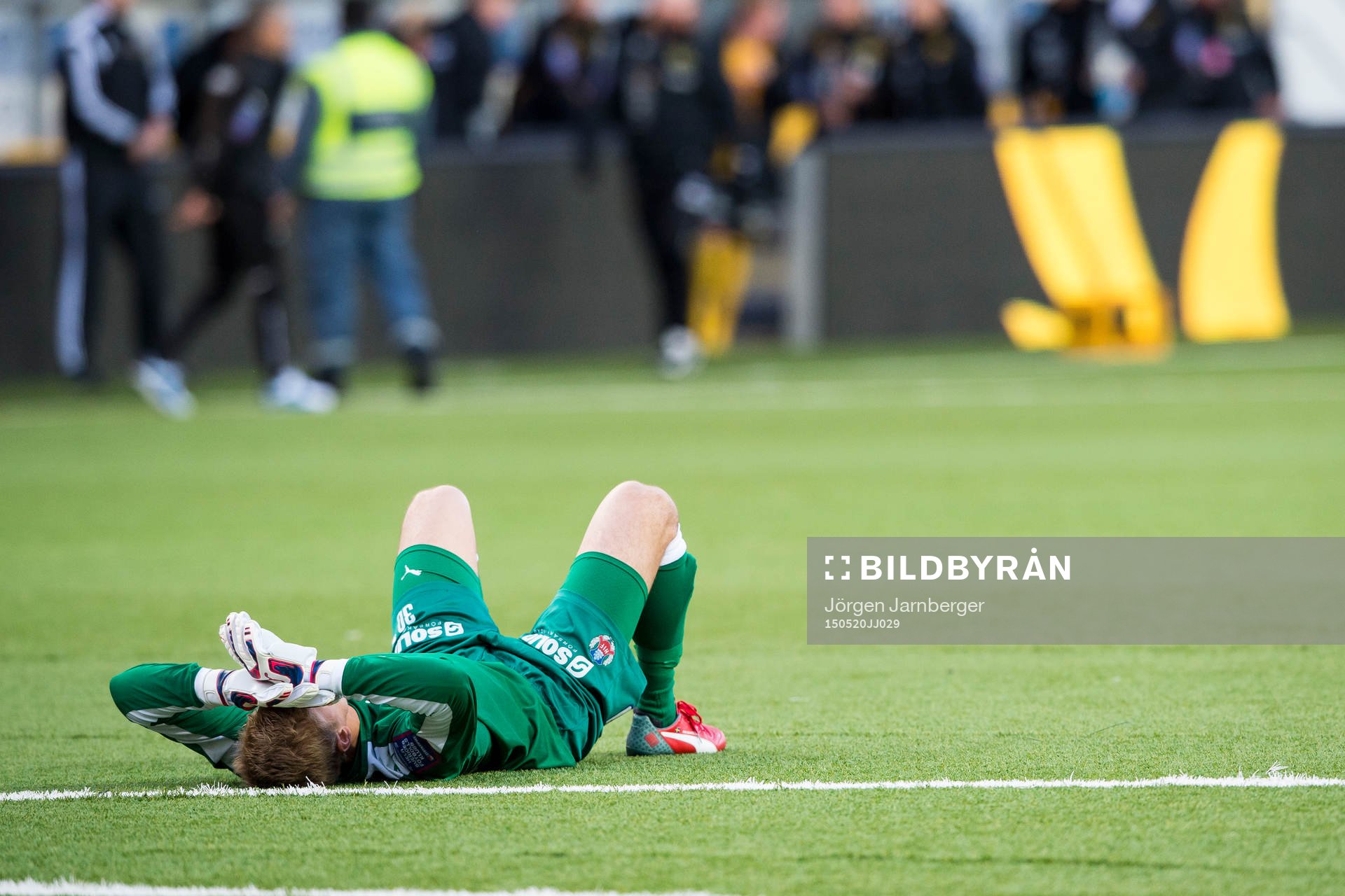 Helsingborgs målvakt Pär Hansson deppar